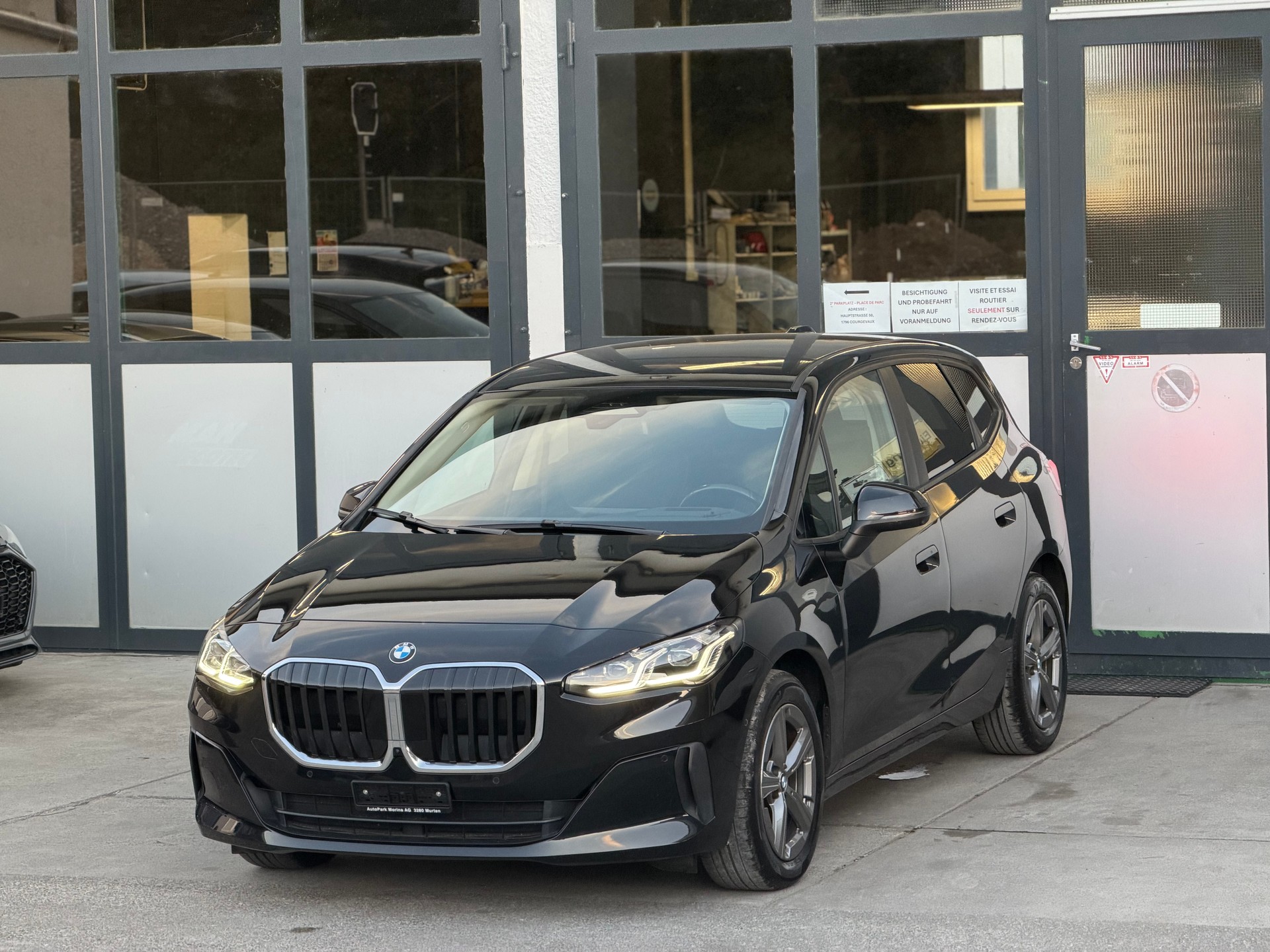 BMW 218i Active Tourer DKG-image-1
