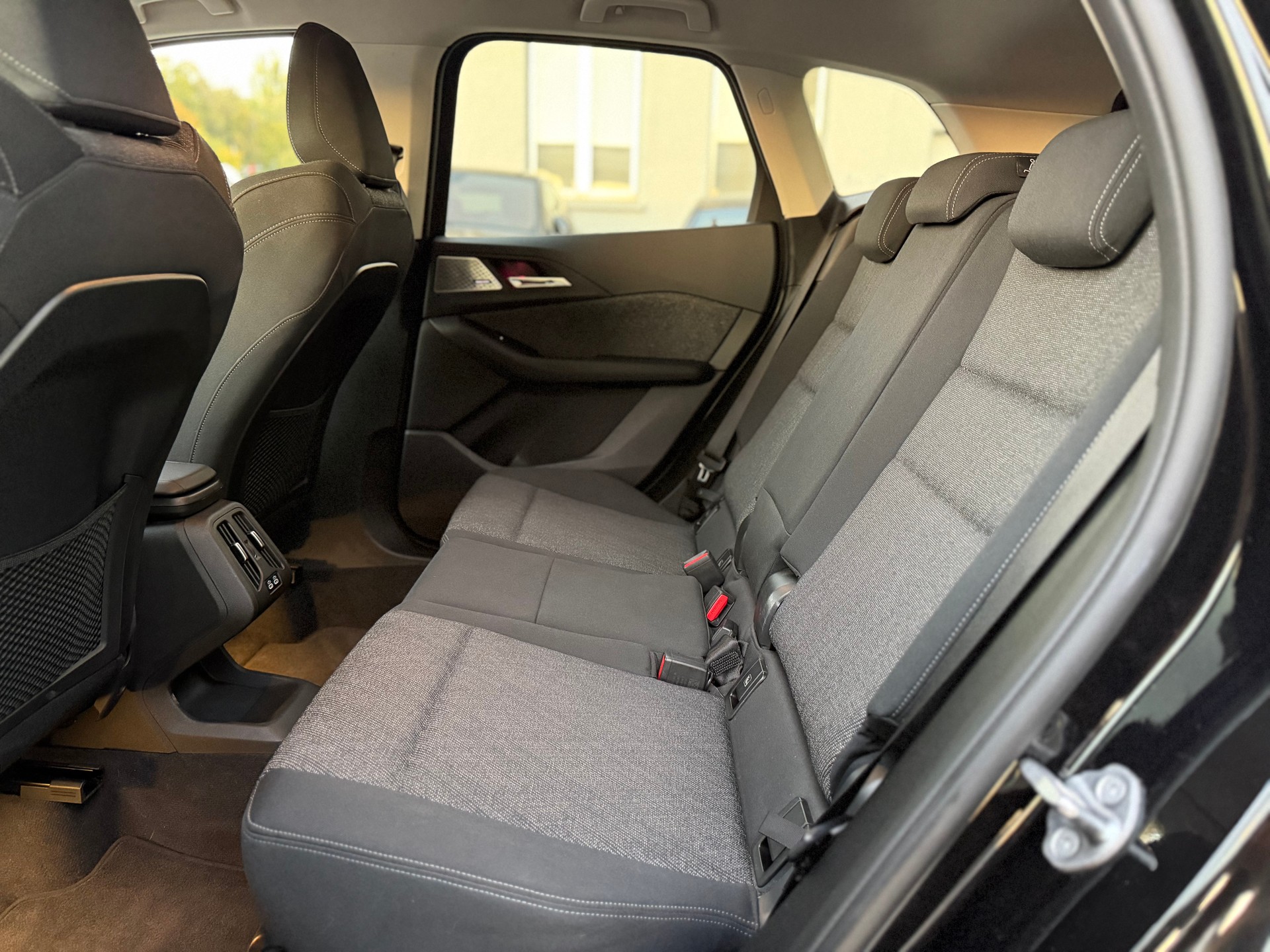 BMW 218i Active Tourer DKG-image-11
