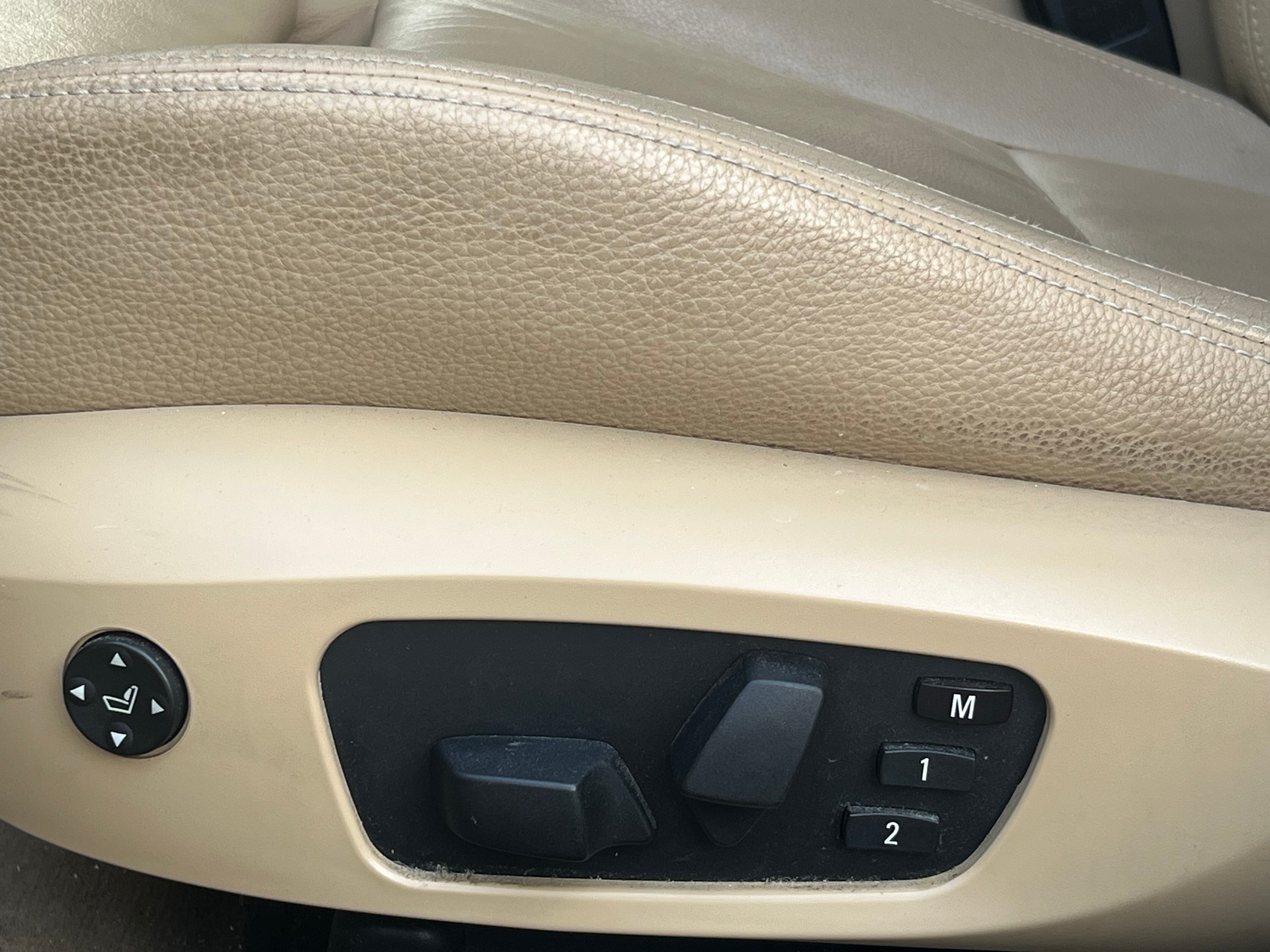 BMW 325i xDrive Touring Steptronic-image-7