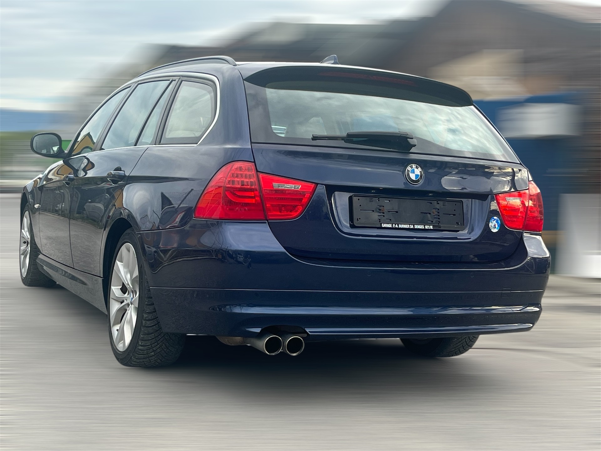 BMW 325i xDrive Touring Steptronic-image-3