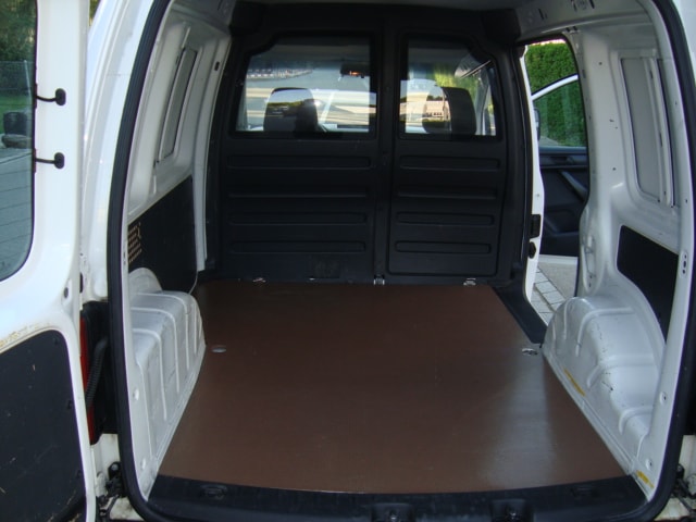 VW Caddy 2.0TDI BlueMotion Technology-image-8