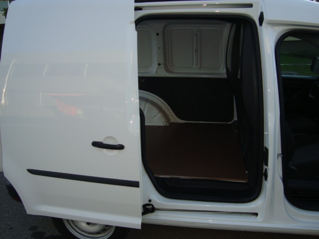 VW Caddy 2.0TDI BlueMotion Technology-image-7