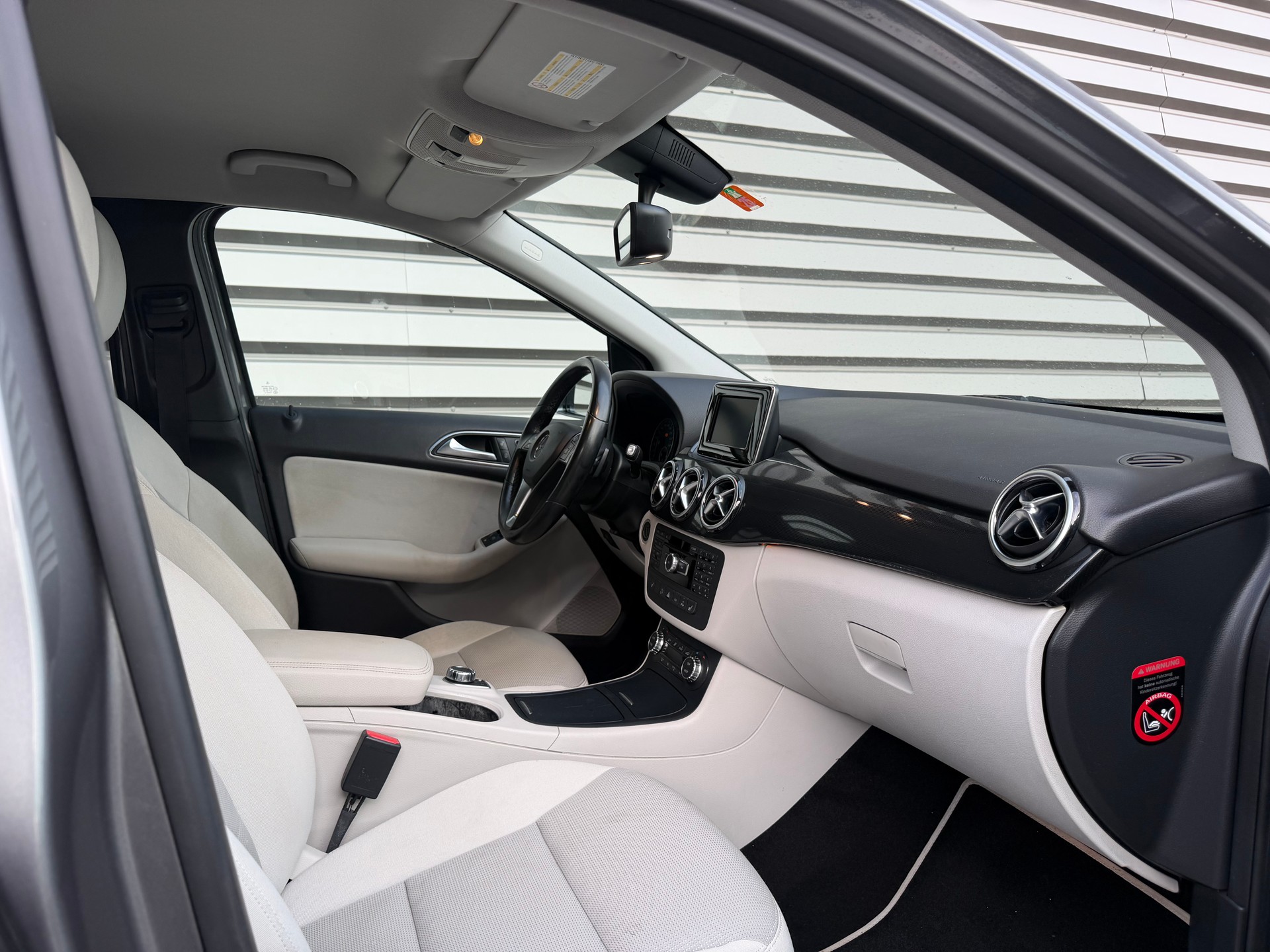 MERCEDES-BENZ B 200 7G-DCT-image-8