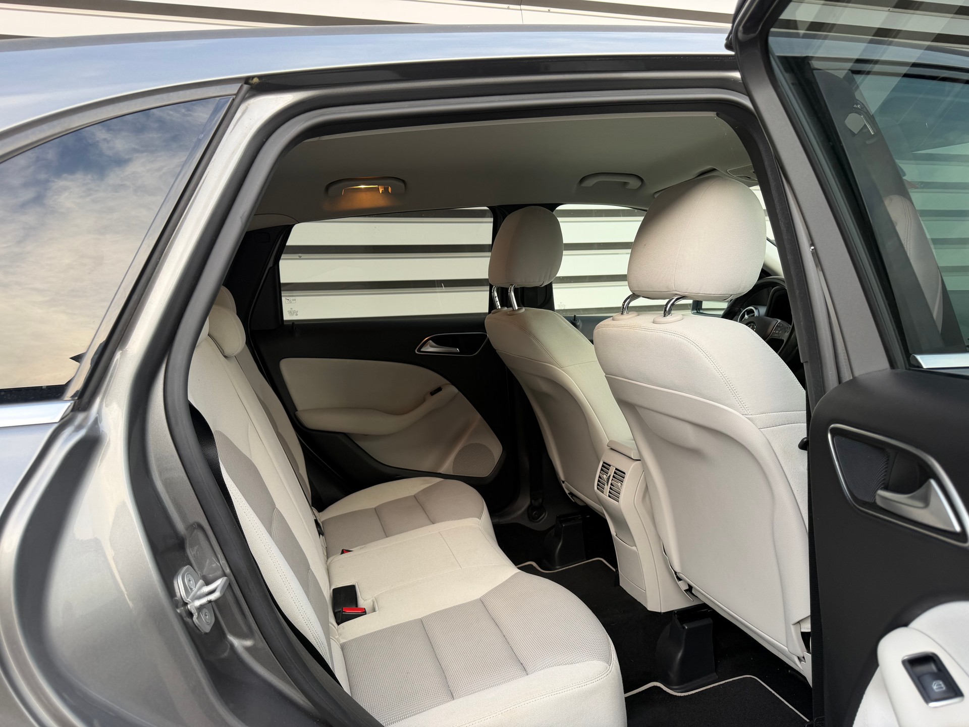 MERCEDES-BENZ B 200 7G-DCT-image-9