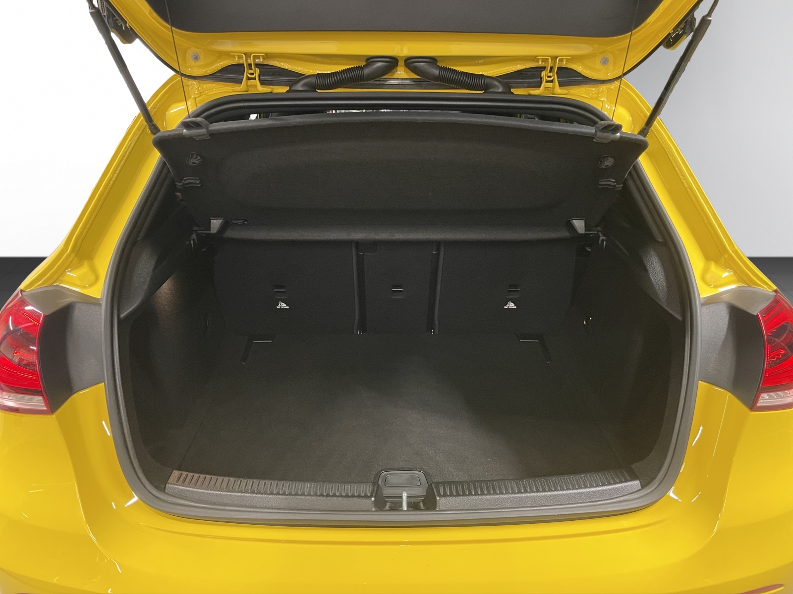 MERCEDES-BENZ A 35 AMG 4Matic Edition 1 Speedshift-image-5
