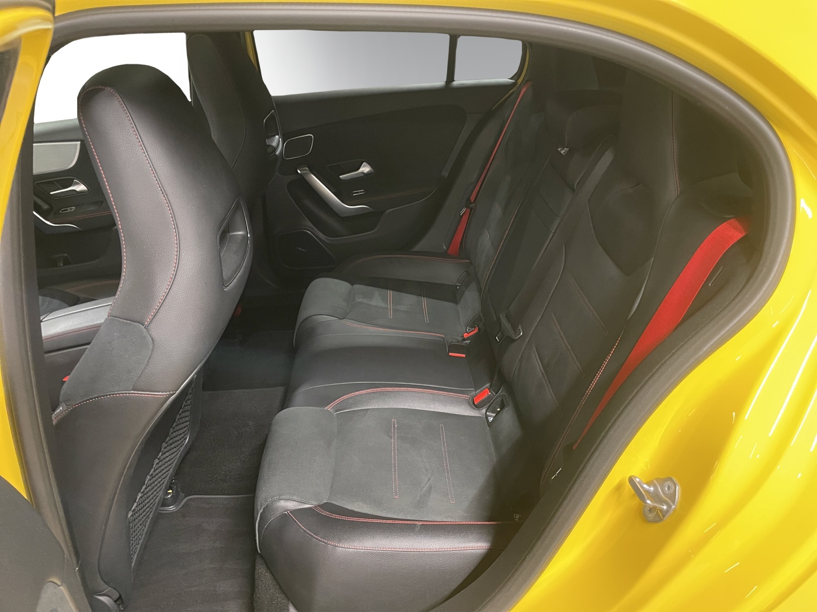 MERCEDES-BENZ A 35 AMG 4Matic Edition 1 Speedshift-image-10