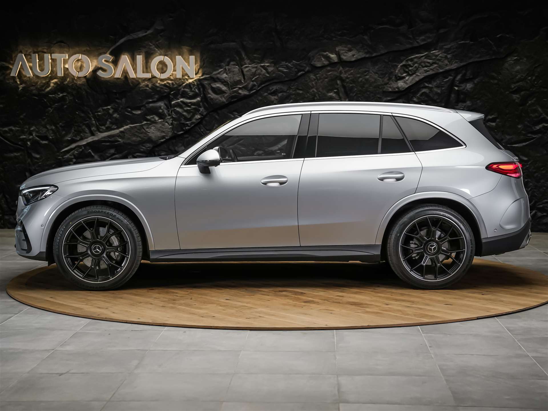 MERCEDES-BENZ GLC 200 4Matic AMG Line 9G-Tronic *21" Felgen*Panorama*AHK*-image-2