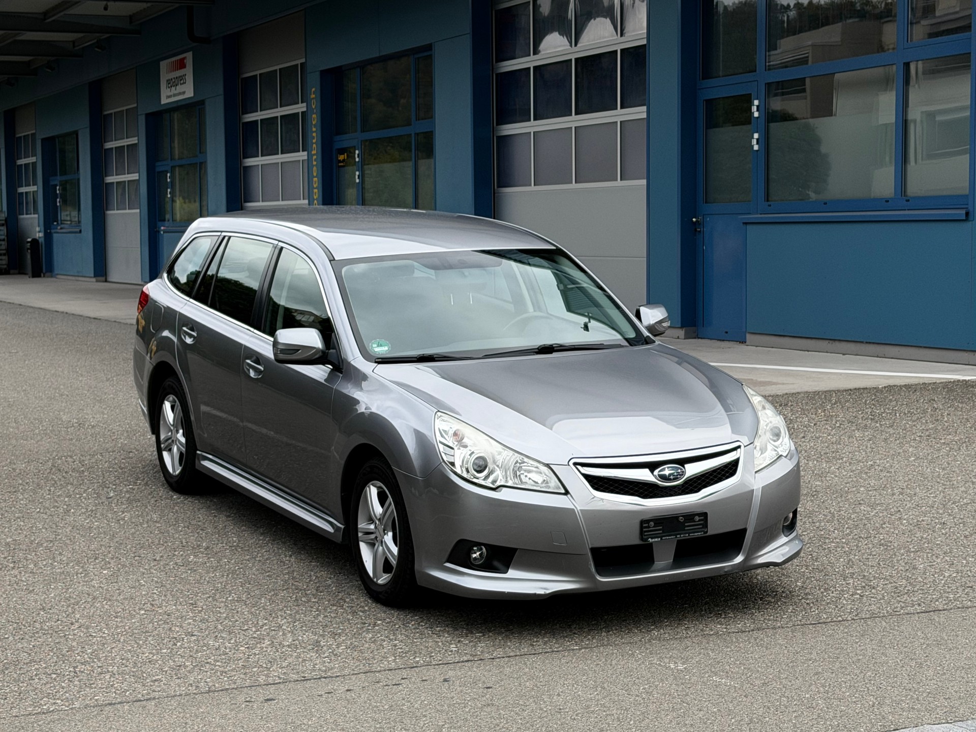 SUBARU Legacy 2.0i Swiss AWD Lineartronic