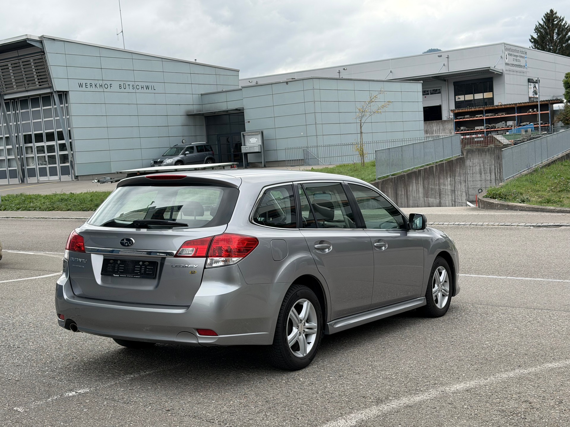 SUBARU Legacy 2.0i Swiss AWD Lineartronic-showroom-element-2