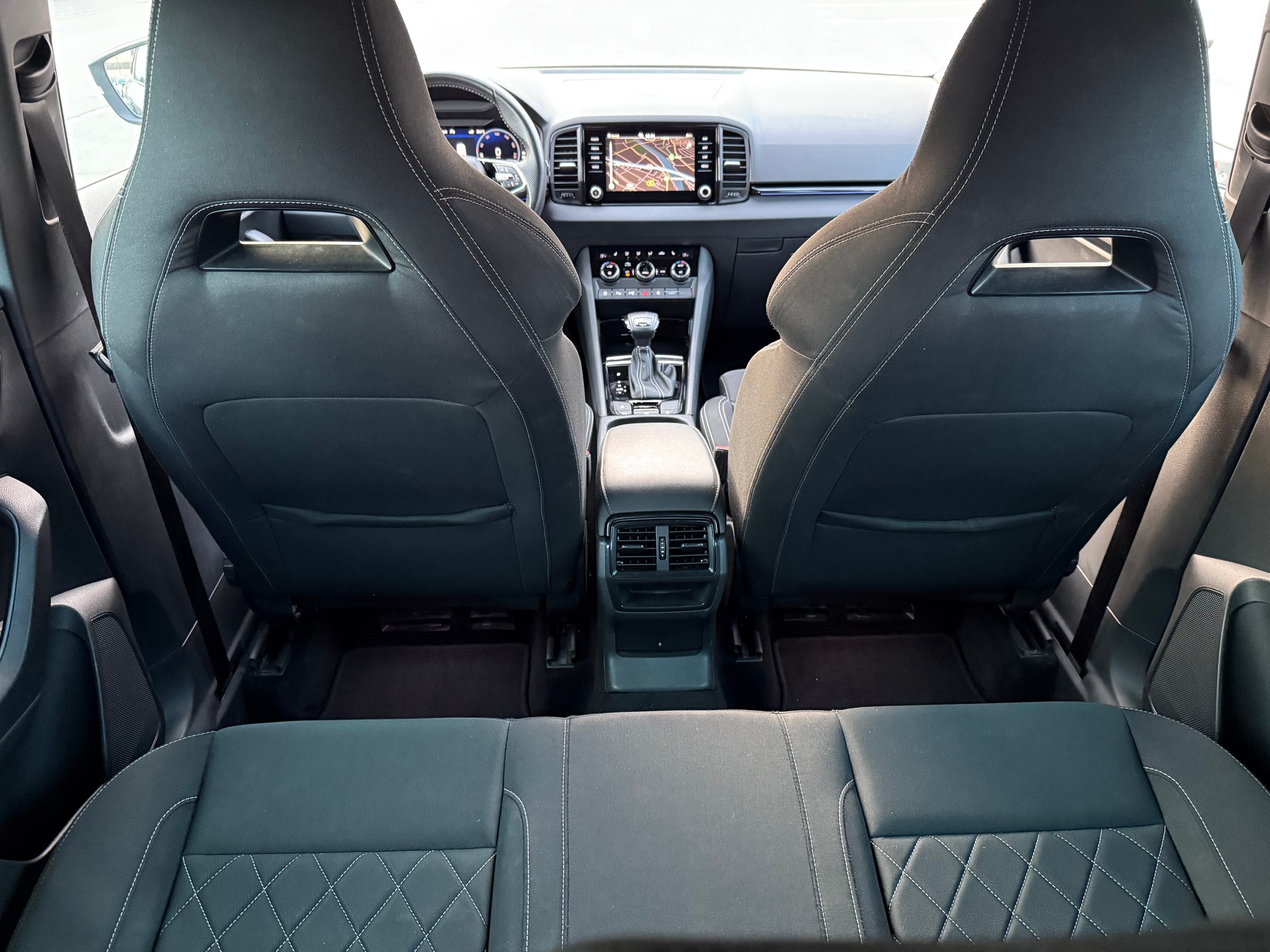 SKODA Karoq 2.0 TDI SportLine 4x4 DSG-image-8