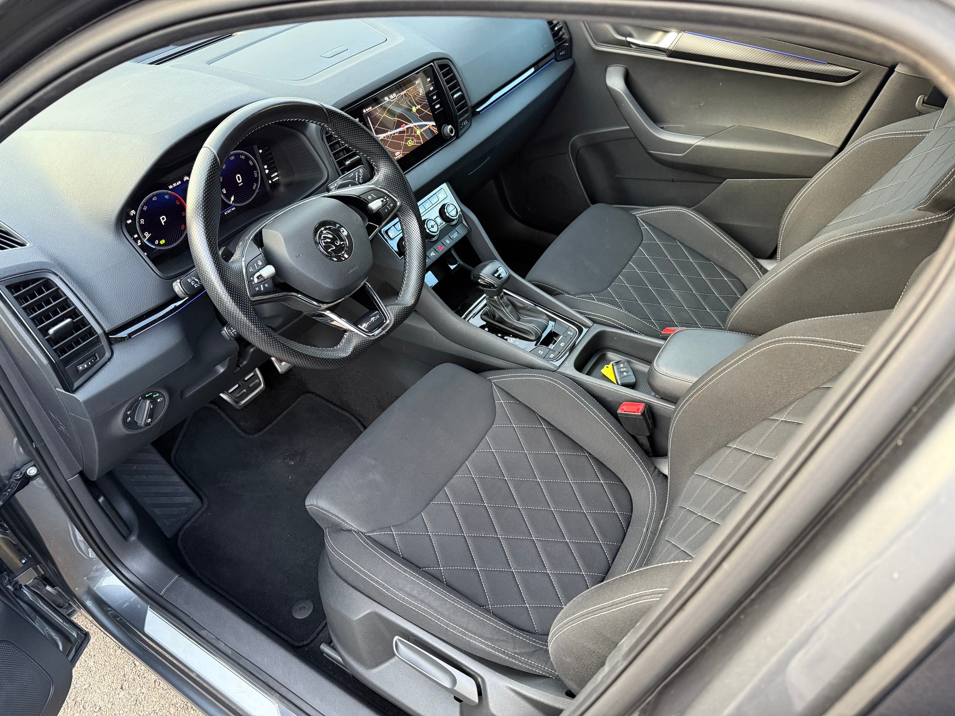 SKODA Karoq 2.0 TDI SportLine 4x4 DSG-image-14