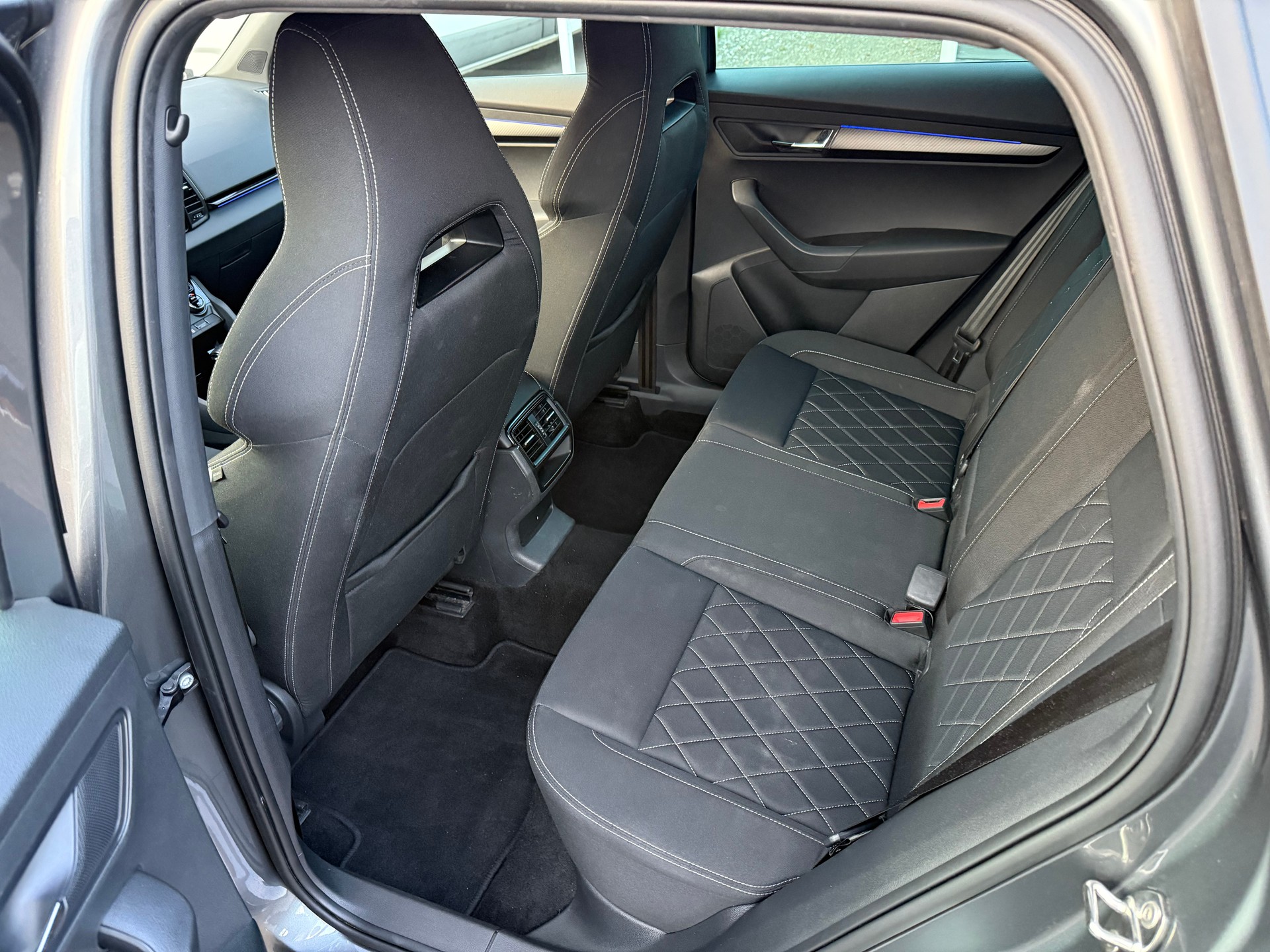 SKODA Karoq 2.0 TDI SportLine 4x4 DSG-image-13