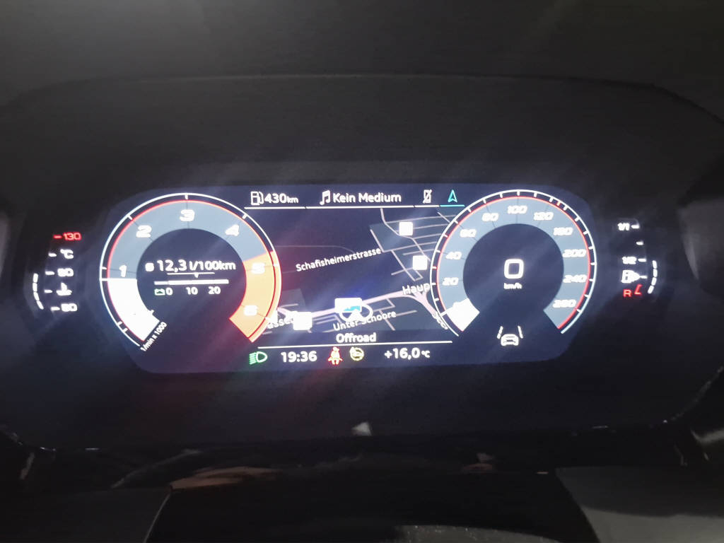 AUDI A3 Sportback 2.0 35 TDI-image-13