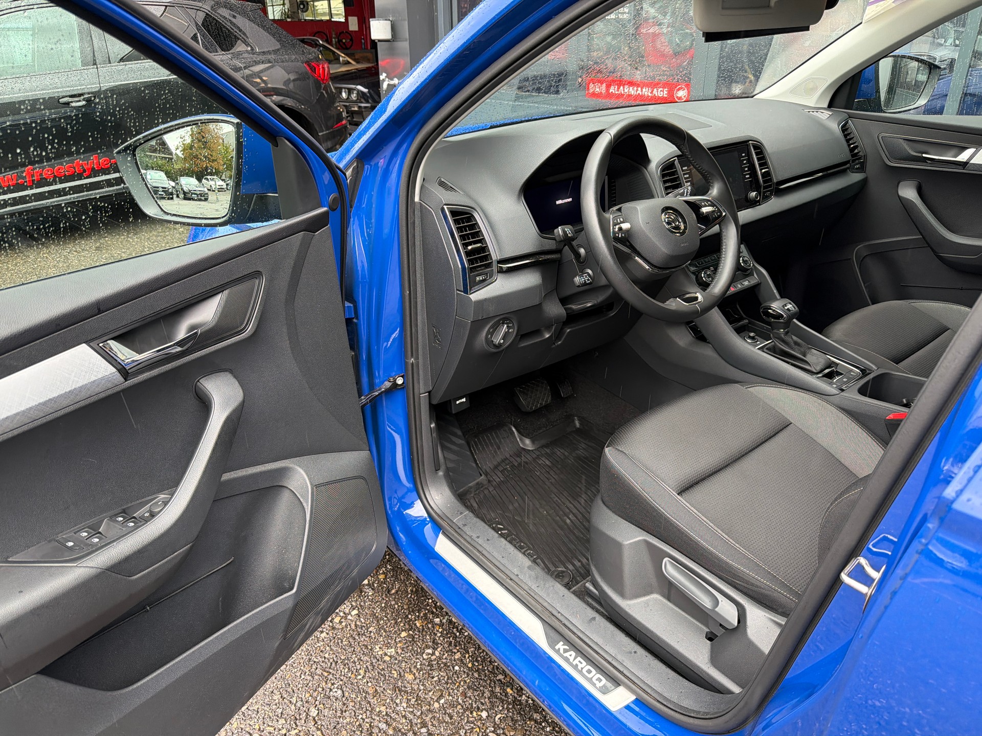 SKODA Karoq 1.5 TSI Ambition DSG-image-7