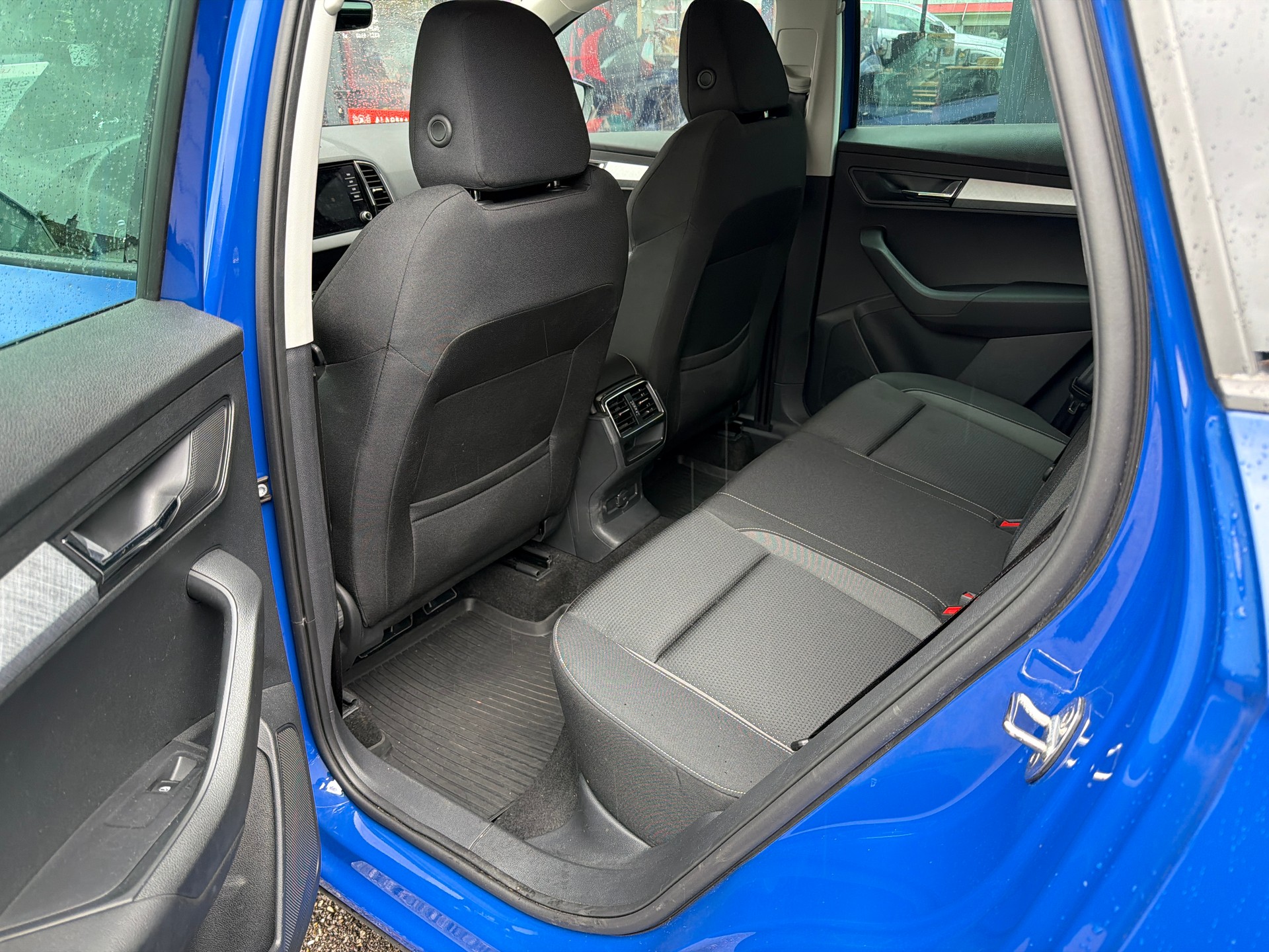 SKODA Karoq 1.5 TSI Ambition DSG-image-6