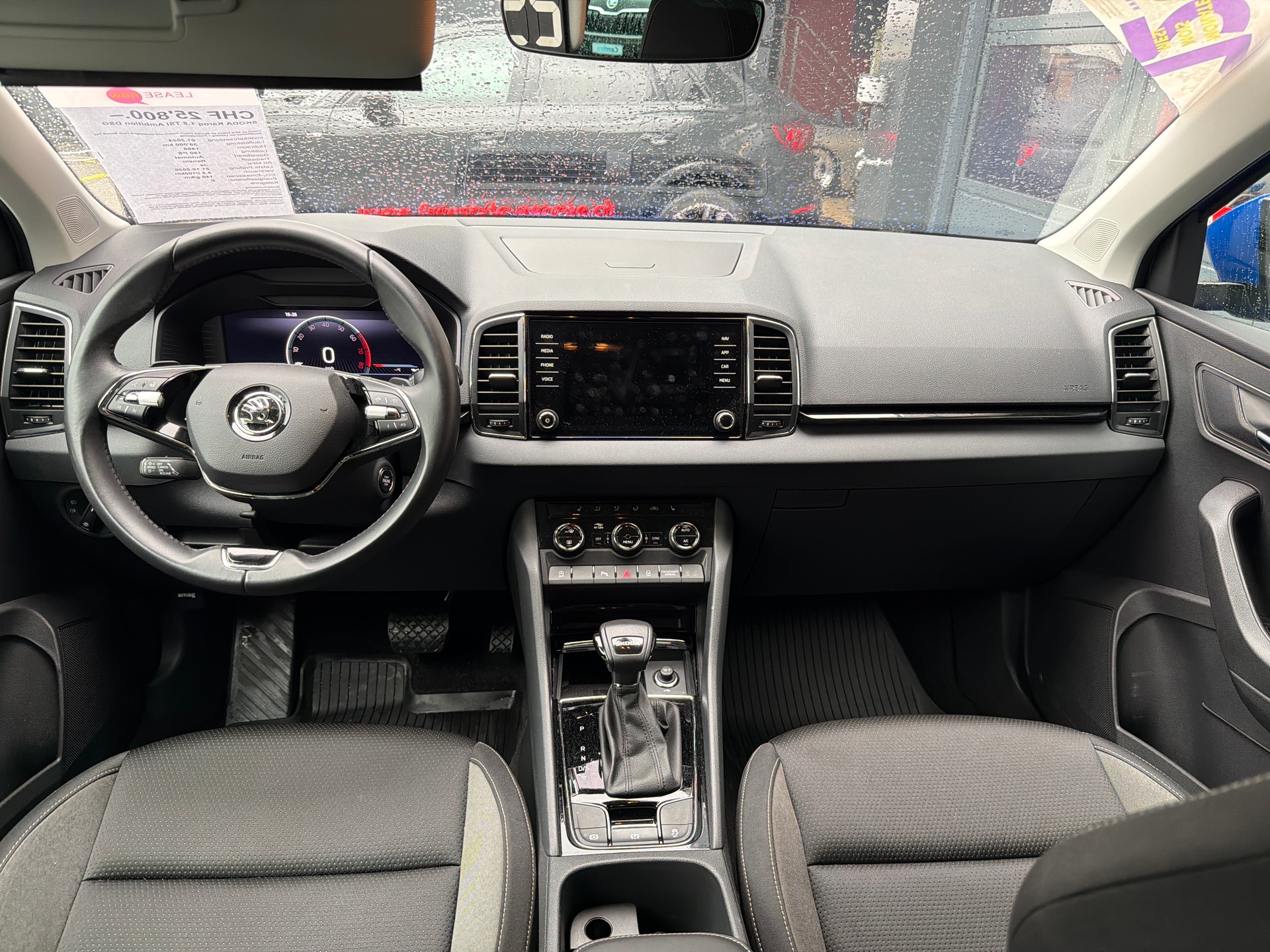 SKODA Karoq 1.5 TSI Ambition DSG-image-9