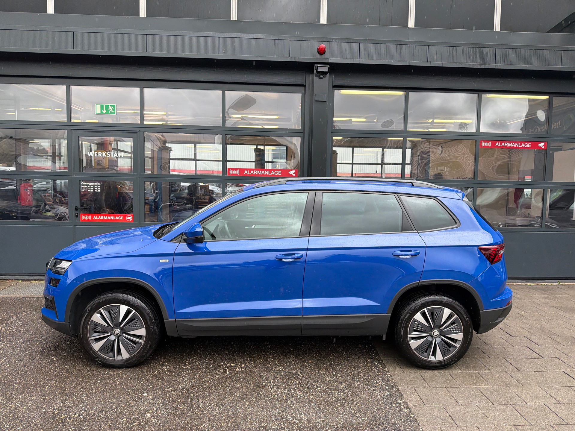 SKODA Karoq 1.5 TSI Ambition DSG-image-2