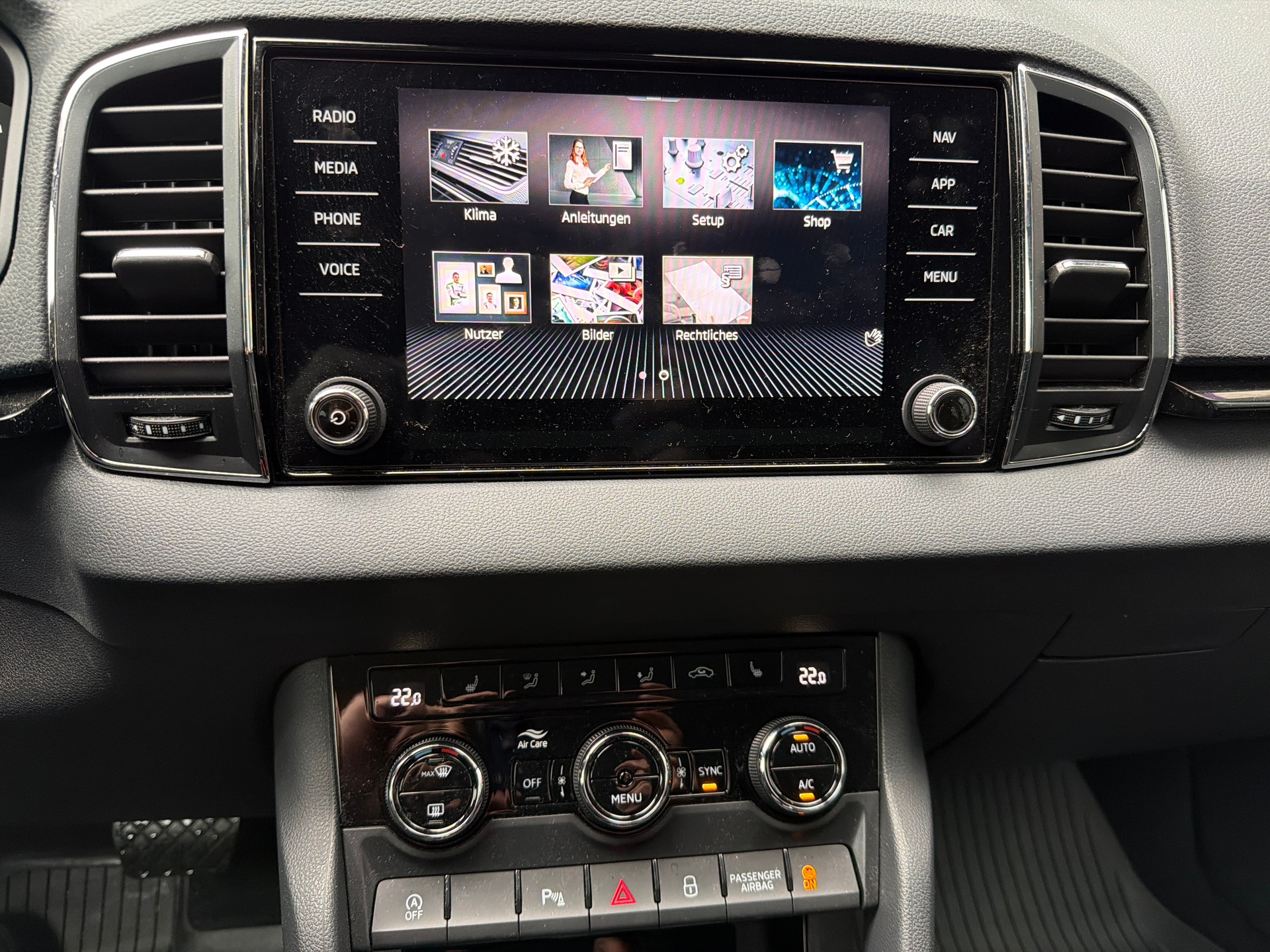 SKODA Karoq 1.5 TSI Ambition DSG-image-13