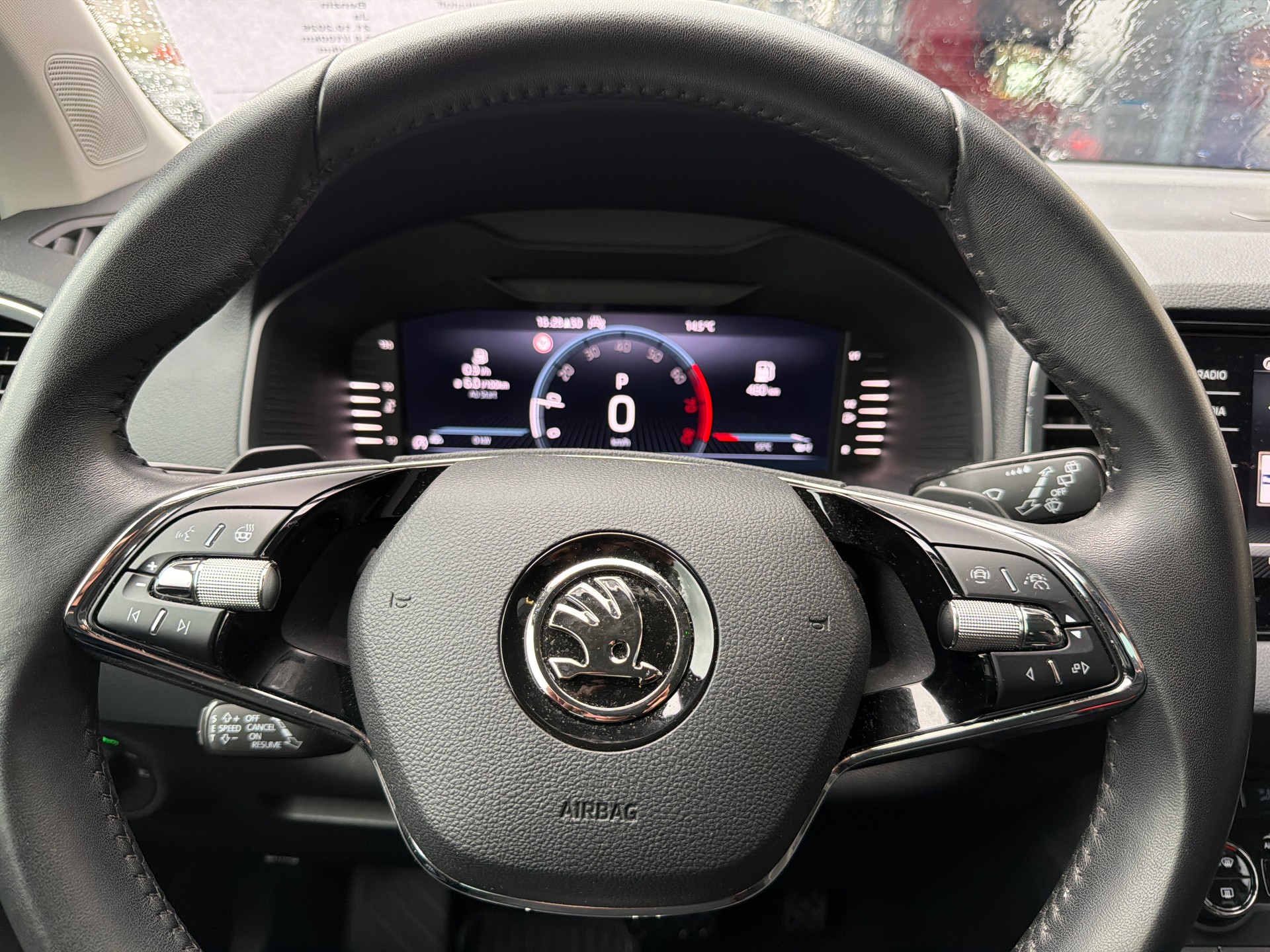 SKODA Karoq 1.5 TSI Ambition DSG-image-17
