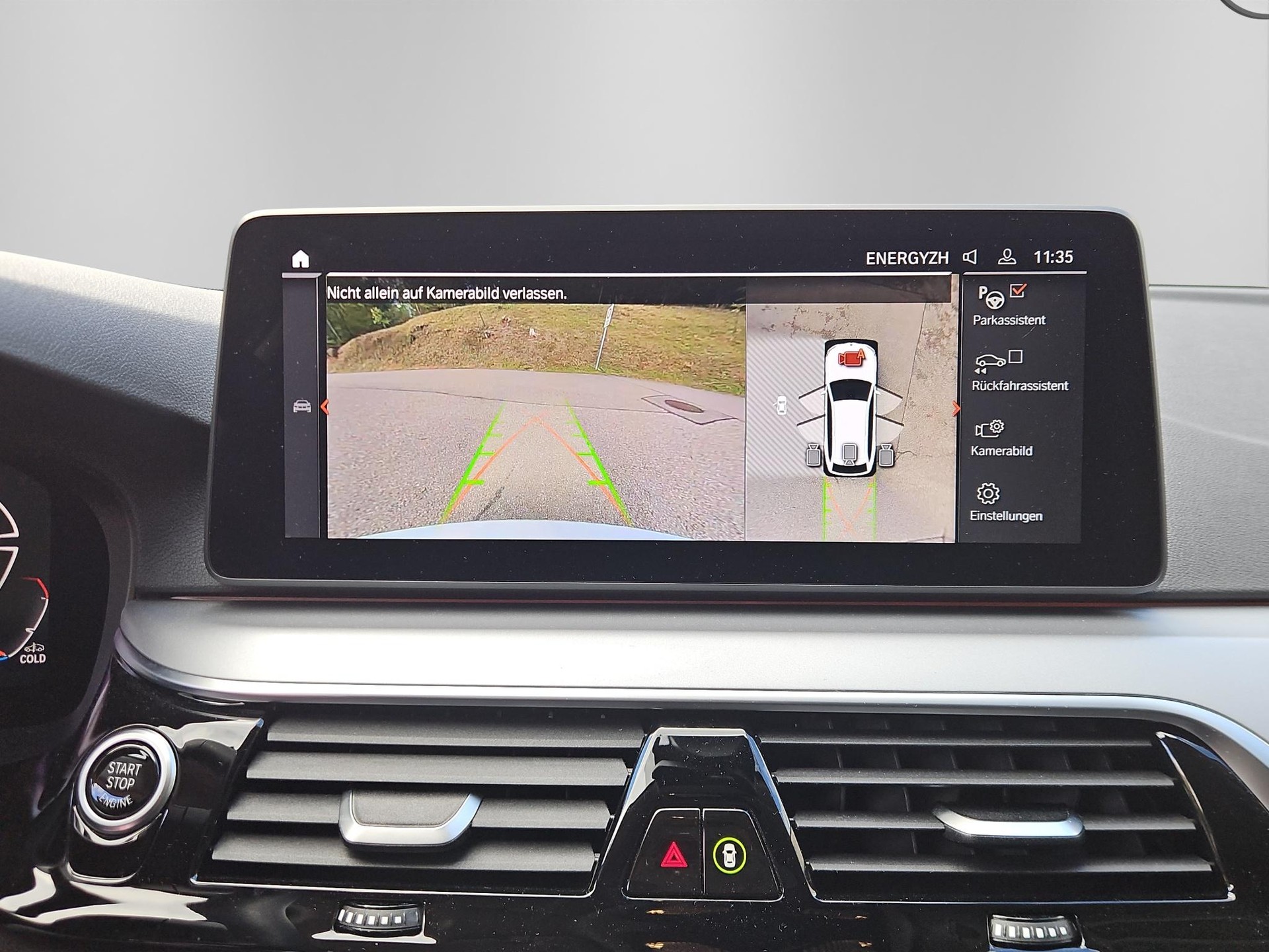 BMW 530i xDrive 48V Touring Steptronic-image-21