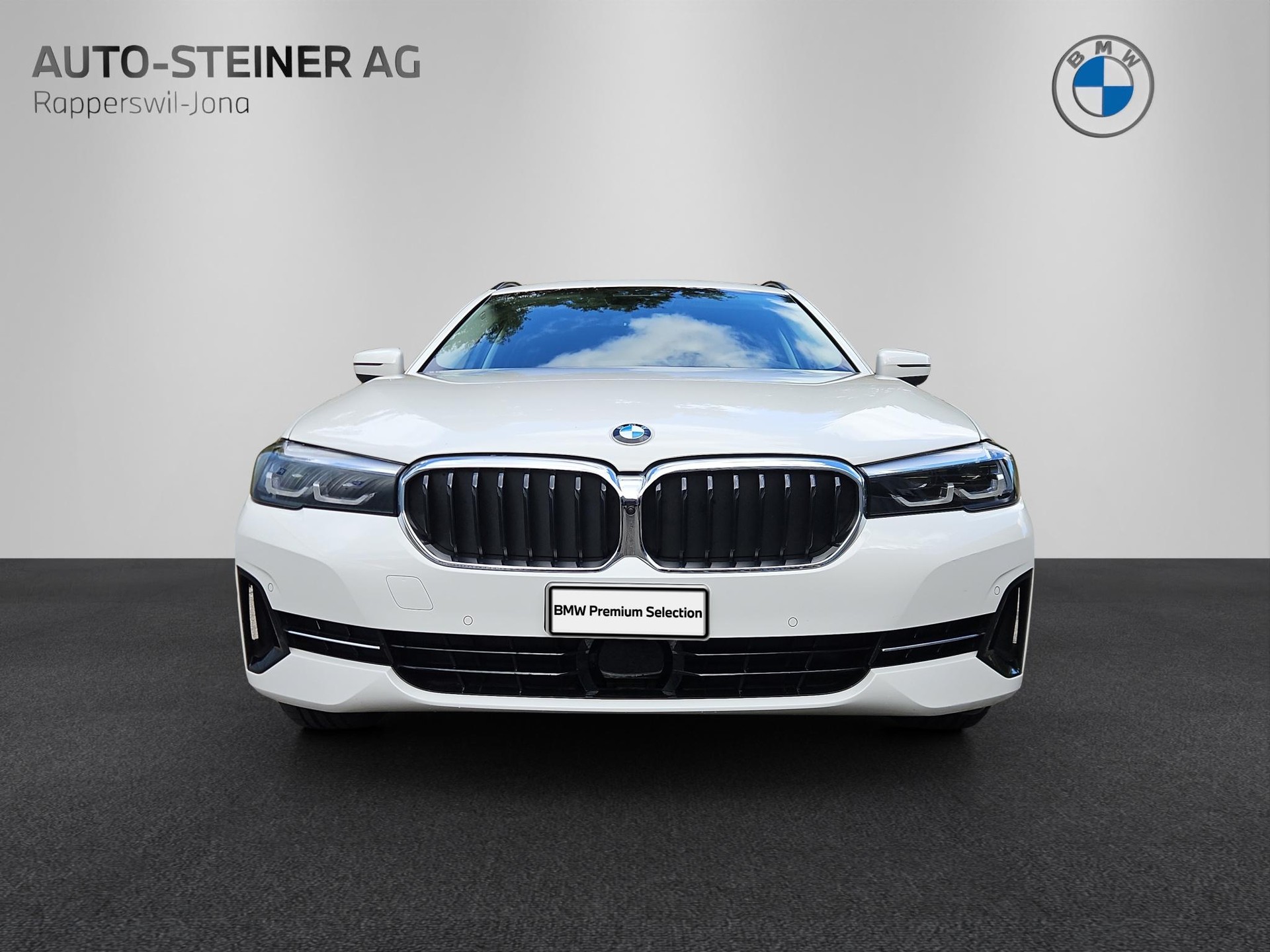 BMW 530i xDrive 48V Touring Steptronic-image-7