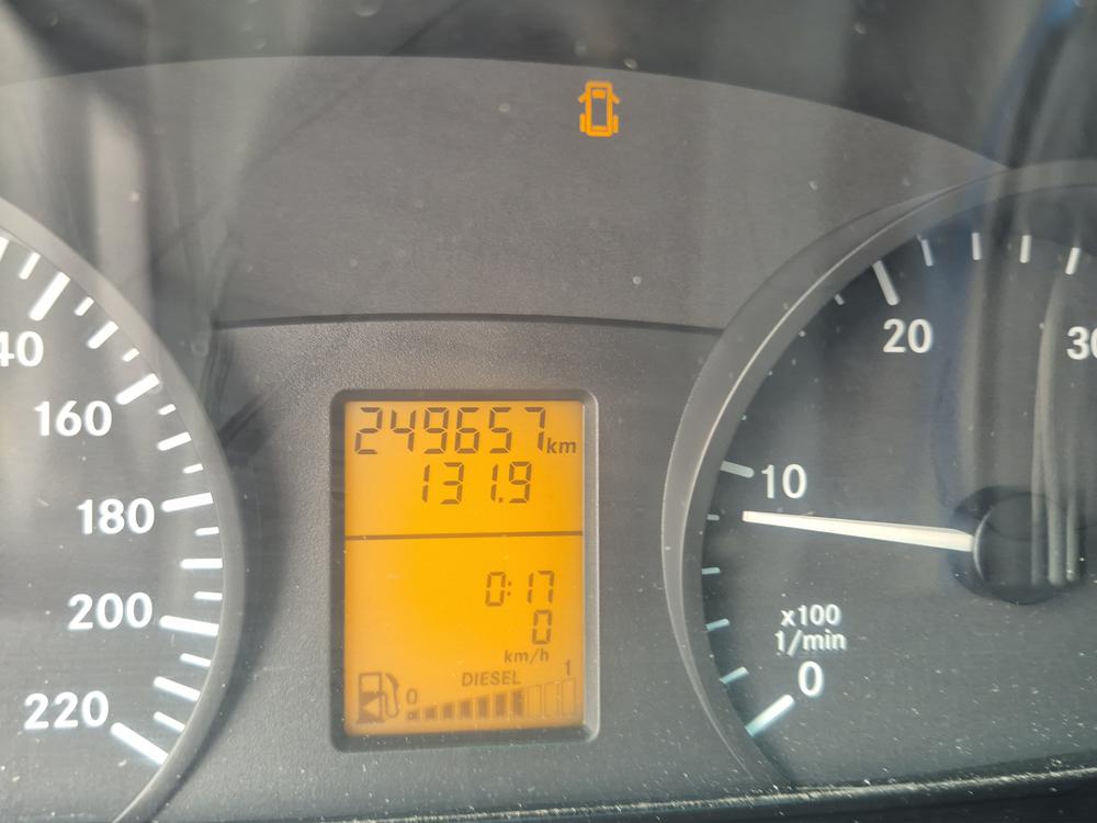 MERCEDES-BENZ Vito 111 CDI-image-10