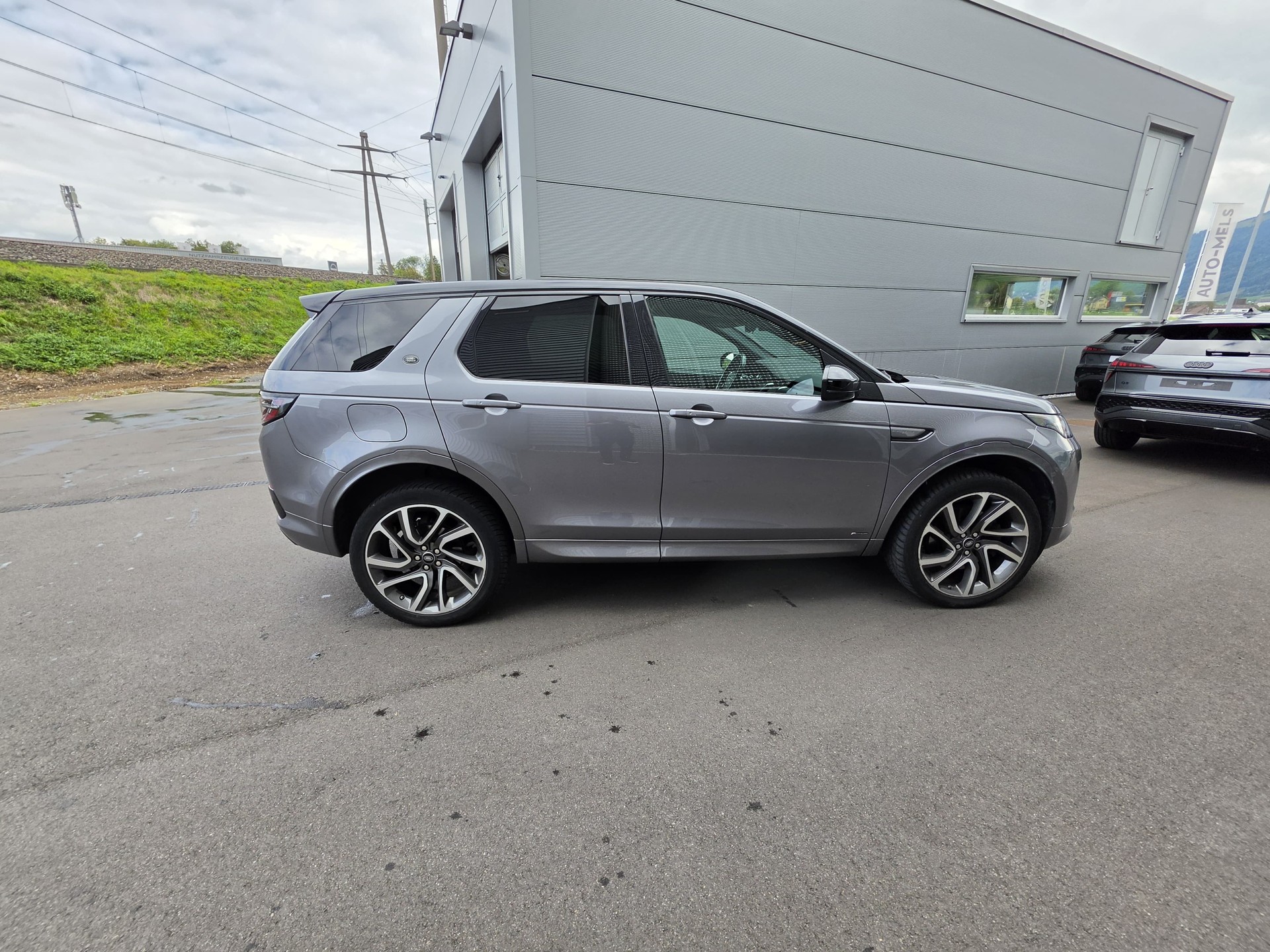LAND ROVER 2.0 Si4 250 R-Dynamic HSE-image-5