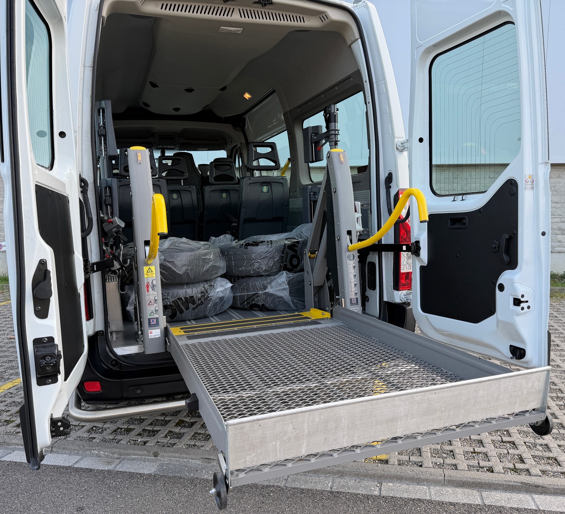 OPEL Movano 2.3 DT BiTurbo 3.5t L2H2 / Behindertenfahrzeug Inkl. Elektrischer Rollstuhlrampe-image-9
