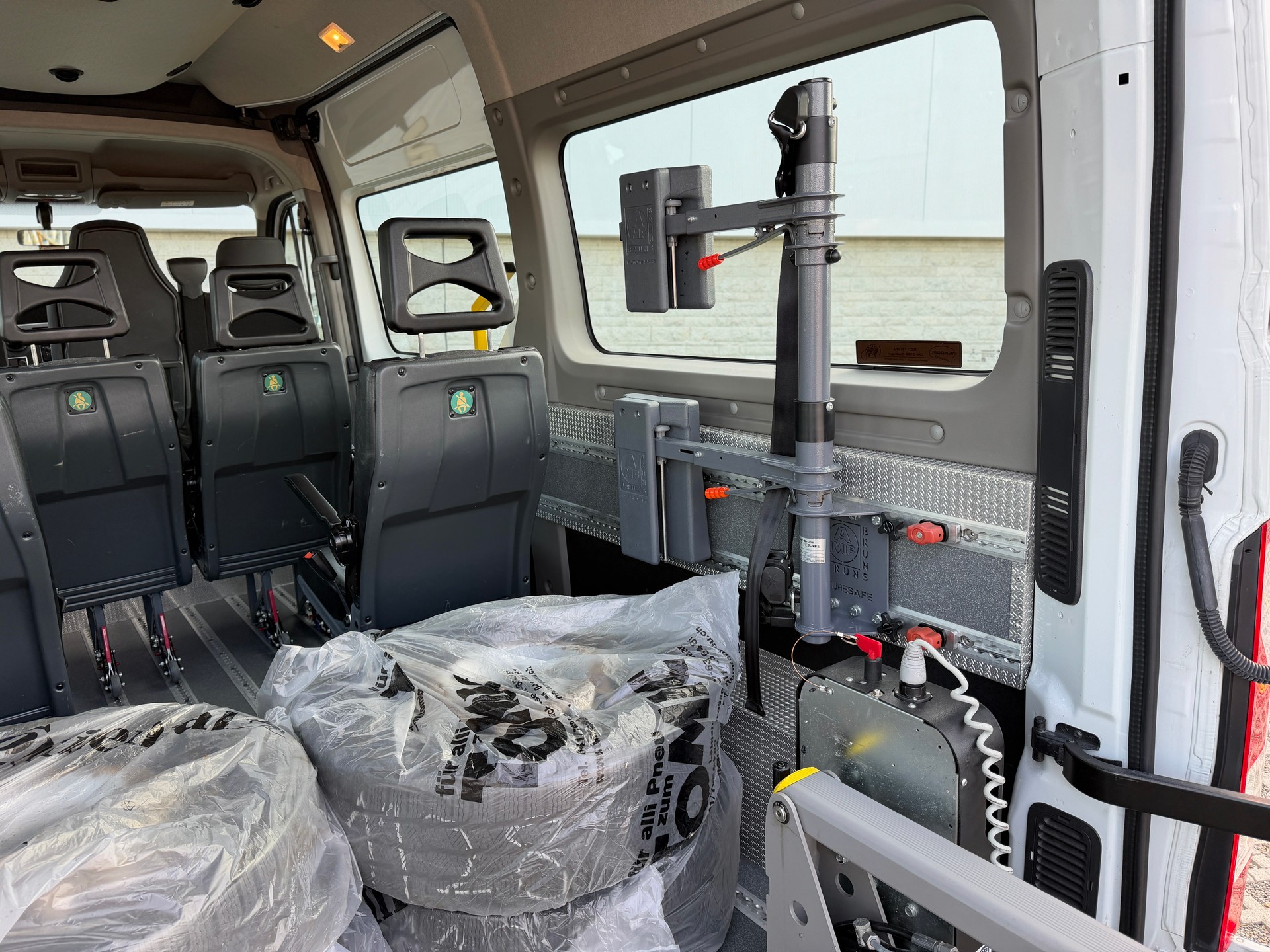 OPEL Movano 2.3 DT BiTurbo 3.5t L2H2 / Behindertenfahrzeug Inkl. Elektrischer Rollstuhlrampe-image-22