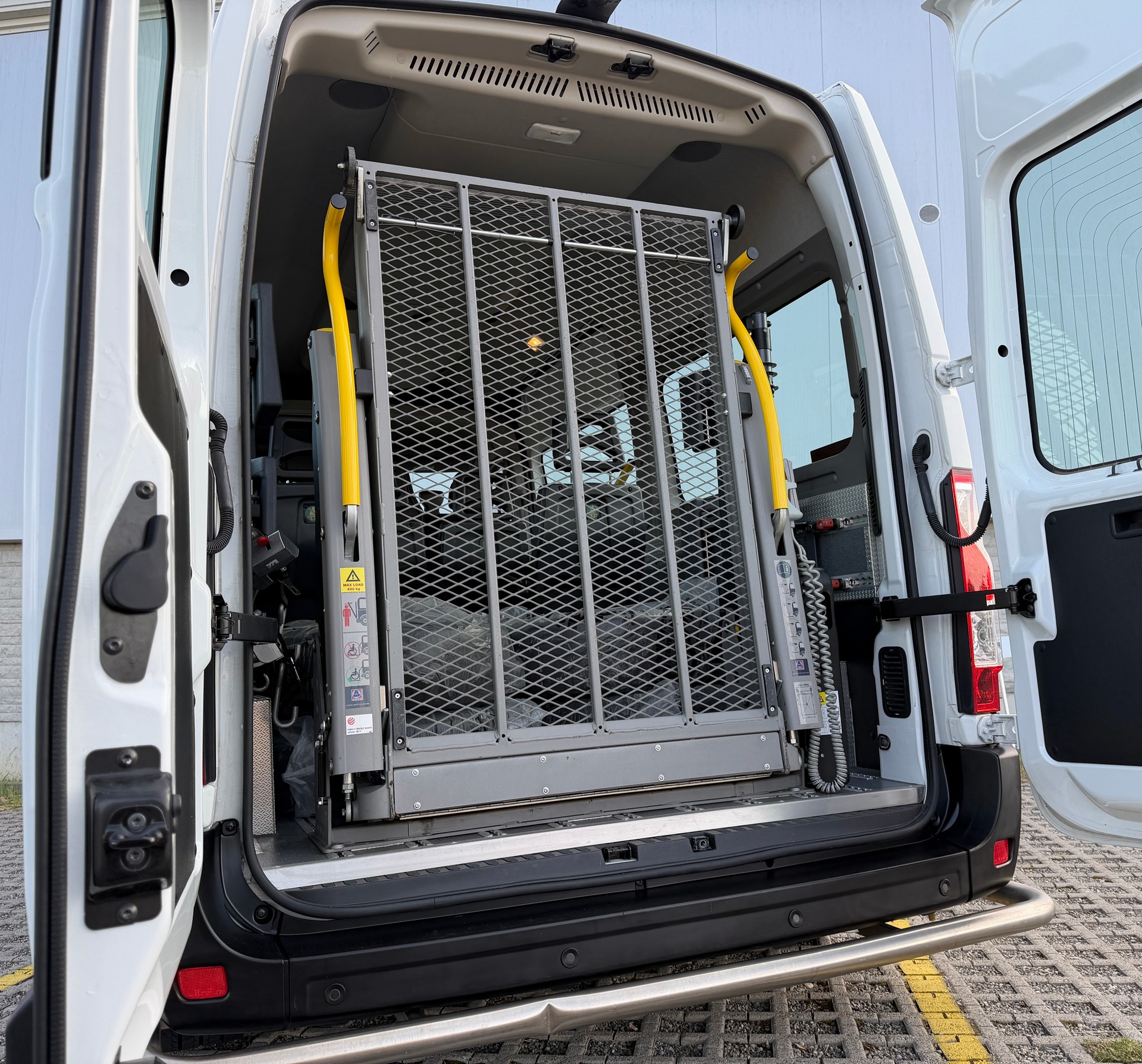 OPEL Movano 2.3 DT BiTurbo 3.5t L2H2 / Behindertenfahrzeug Inkl. Elektrischer Rollstuhlrampe-image-8