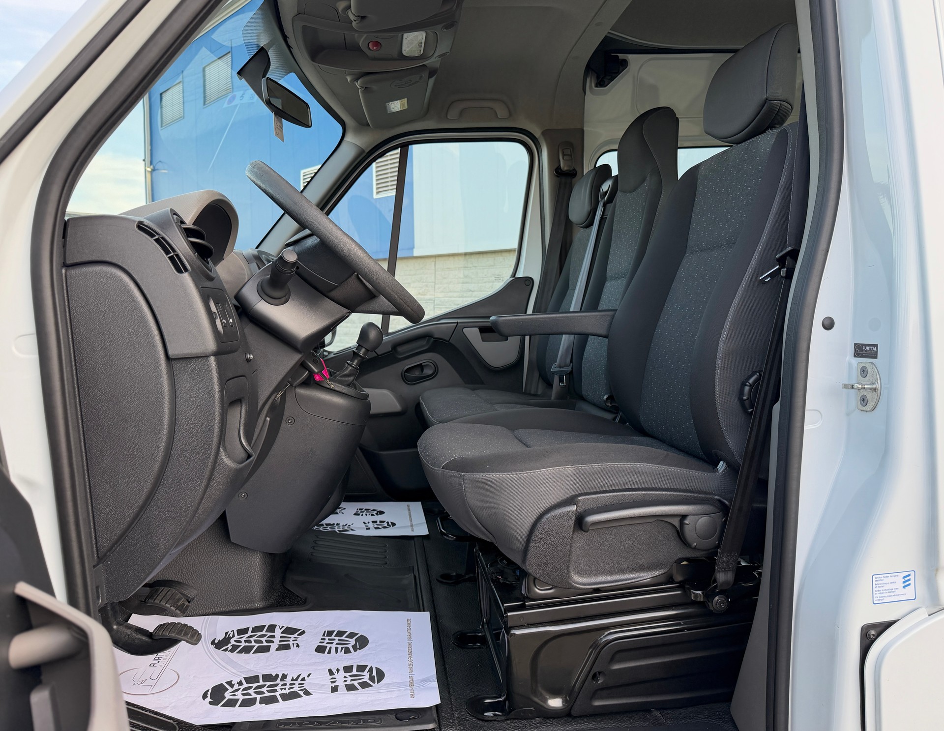 OPEL Movano 2.3 DT BiTurbo 3.5t L2H2 / Behindertenfahrzeug Inkl. Elektrischer Rollstuhlrampe-image-16