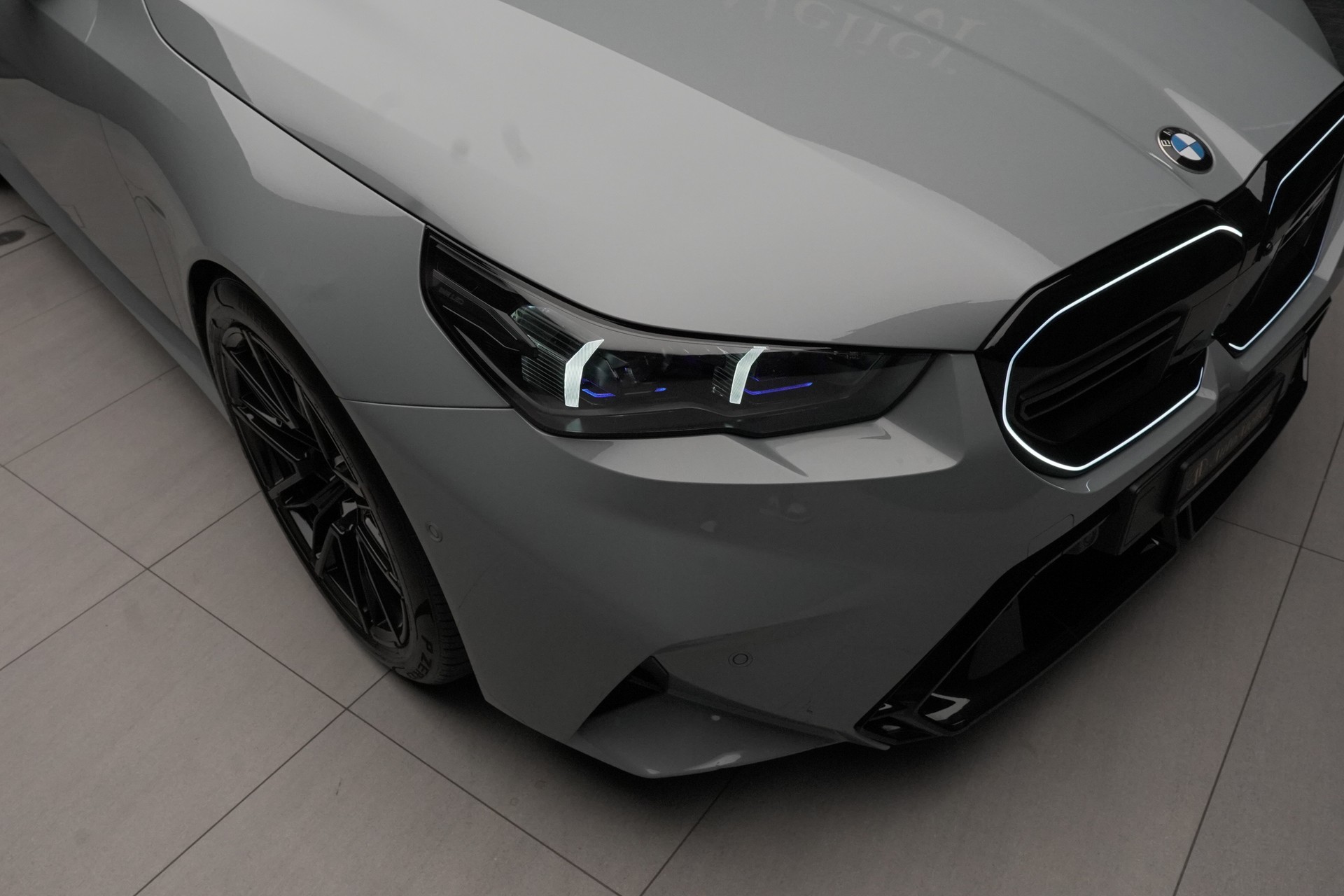 BMW M5 xDrive-image-5
