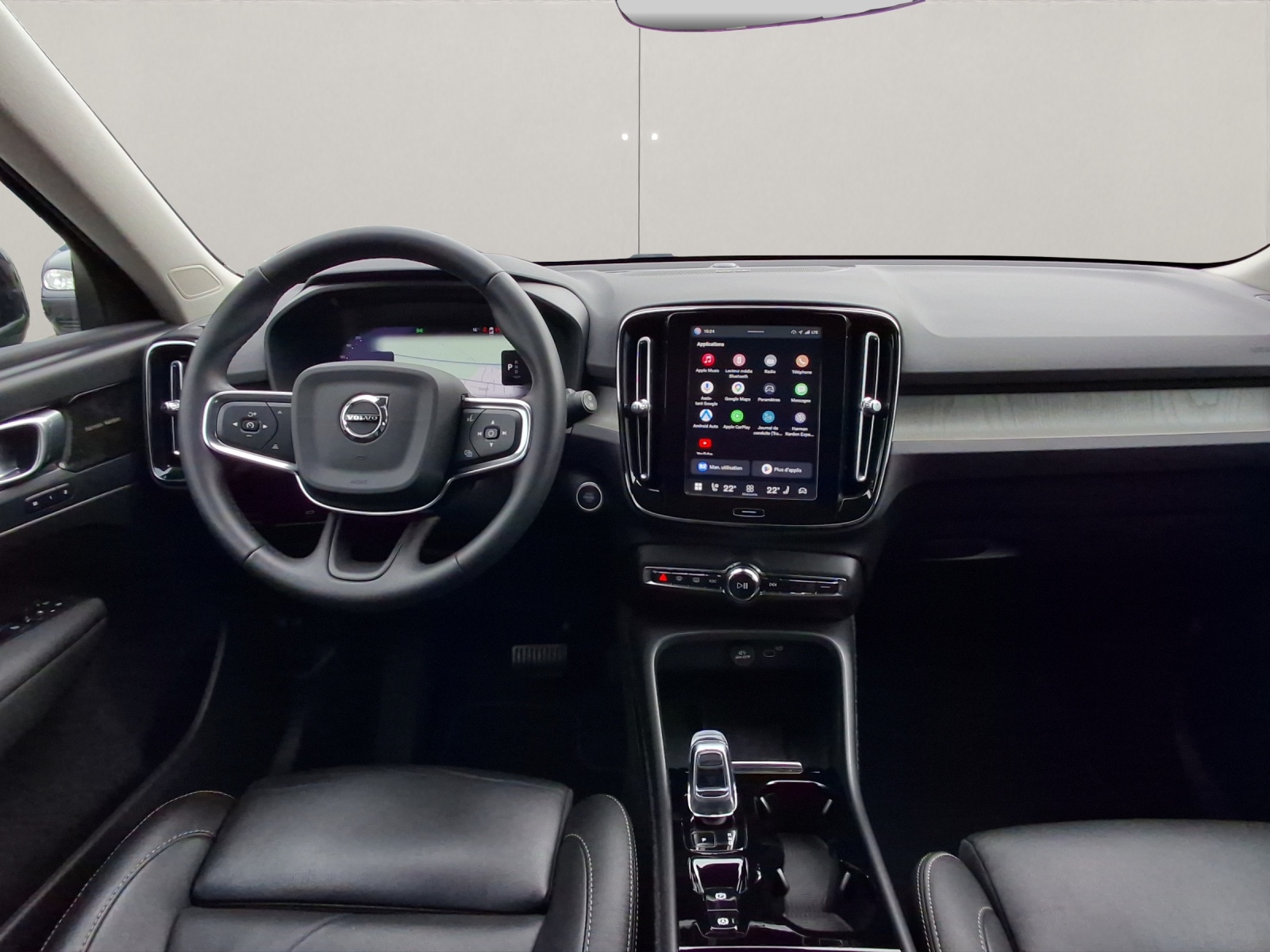 VOLVO XC40 2.0 B4 MH Plus Bright-image-9