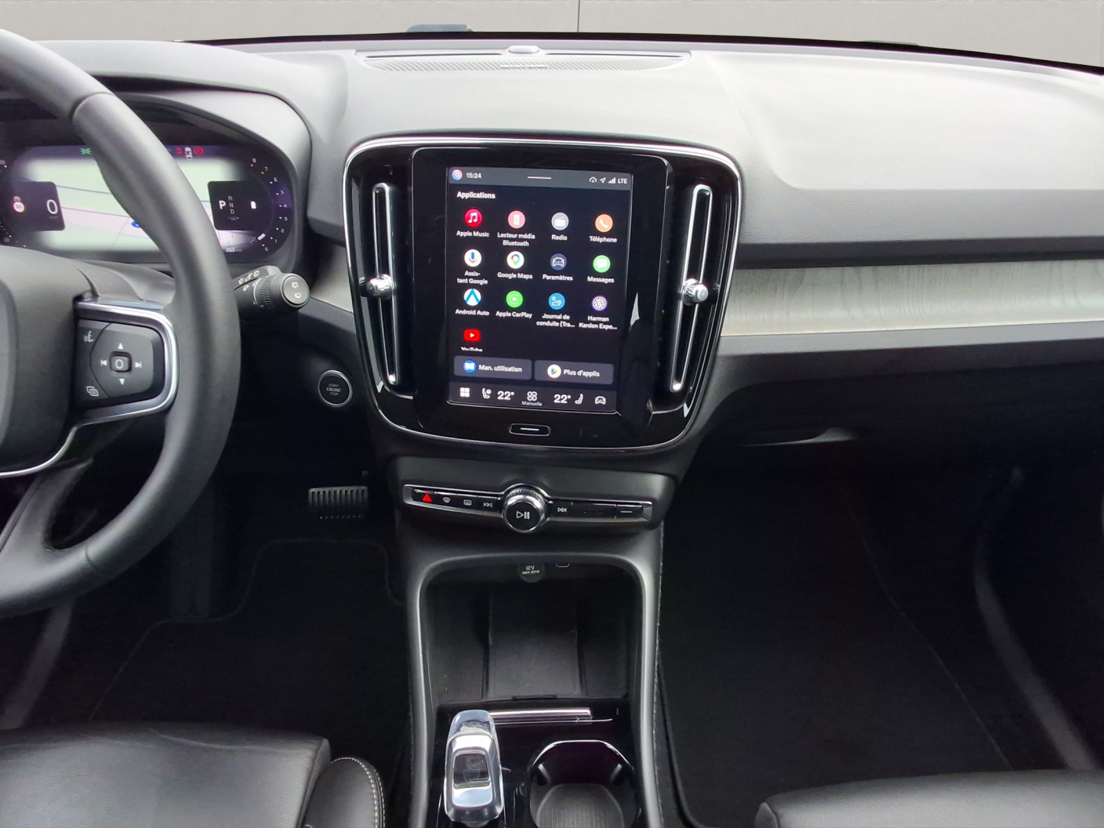 VOLVO XC40 2.0 B4 MH Plus Bright-image-10