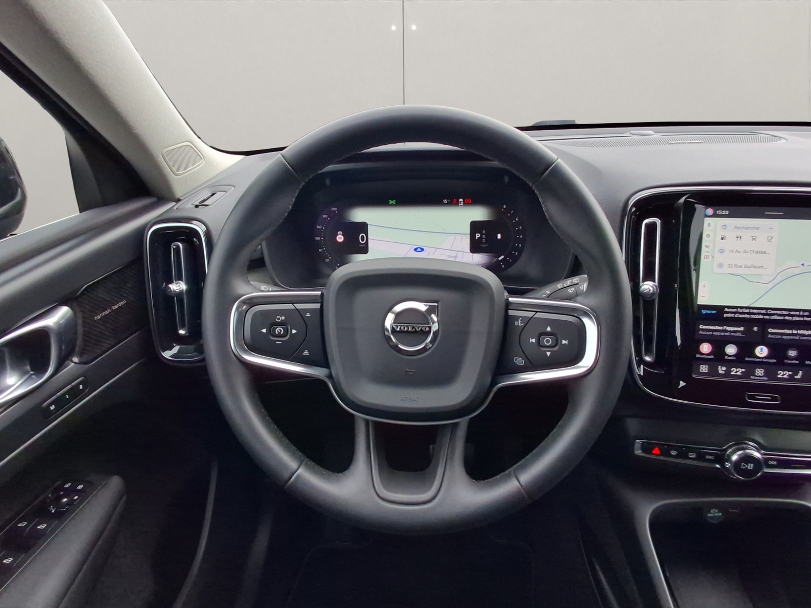 VOLVO XC40 2.0 B4 MH Plus Bright-image-7