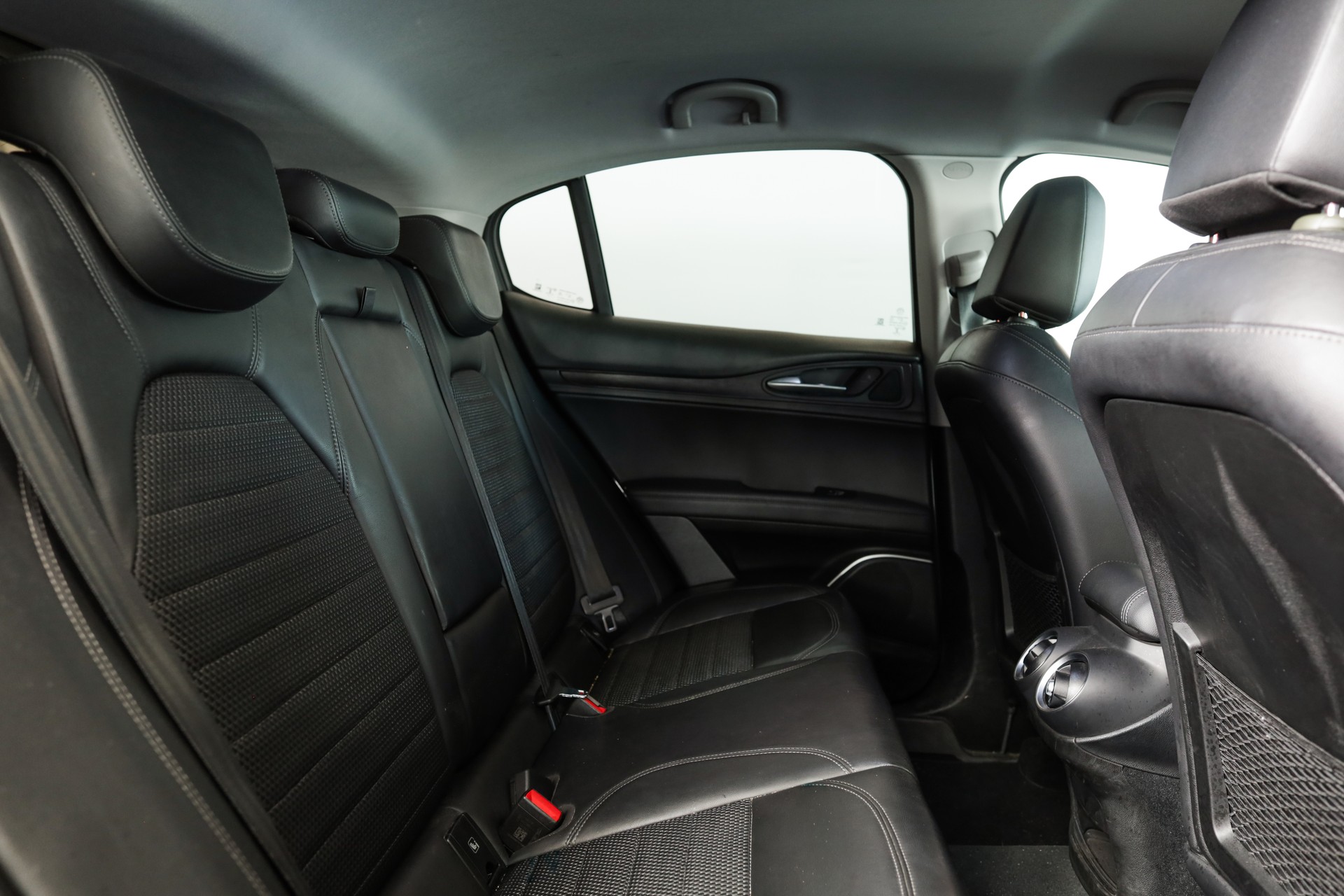 ALFA ROMEO Stelvio 2.0 Super Q4 Automatic Gris Vesuvio / Pack Driver Plus / Sièges électriques-image-14