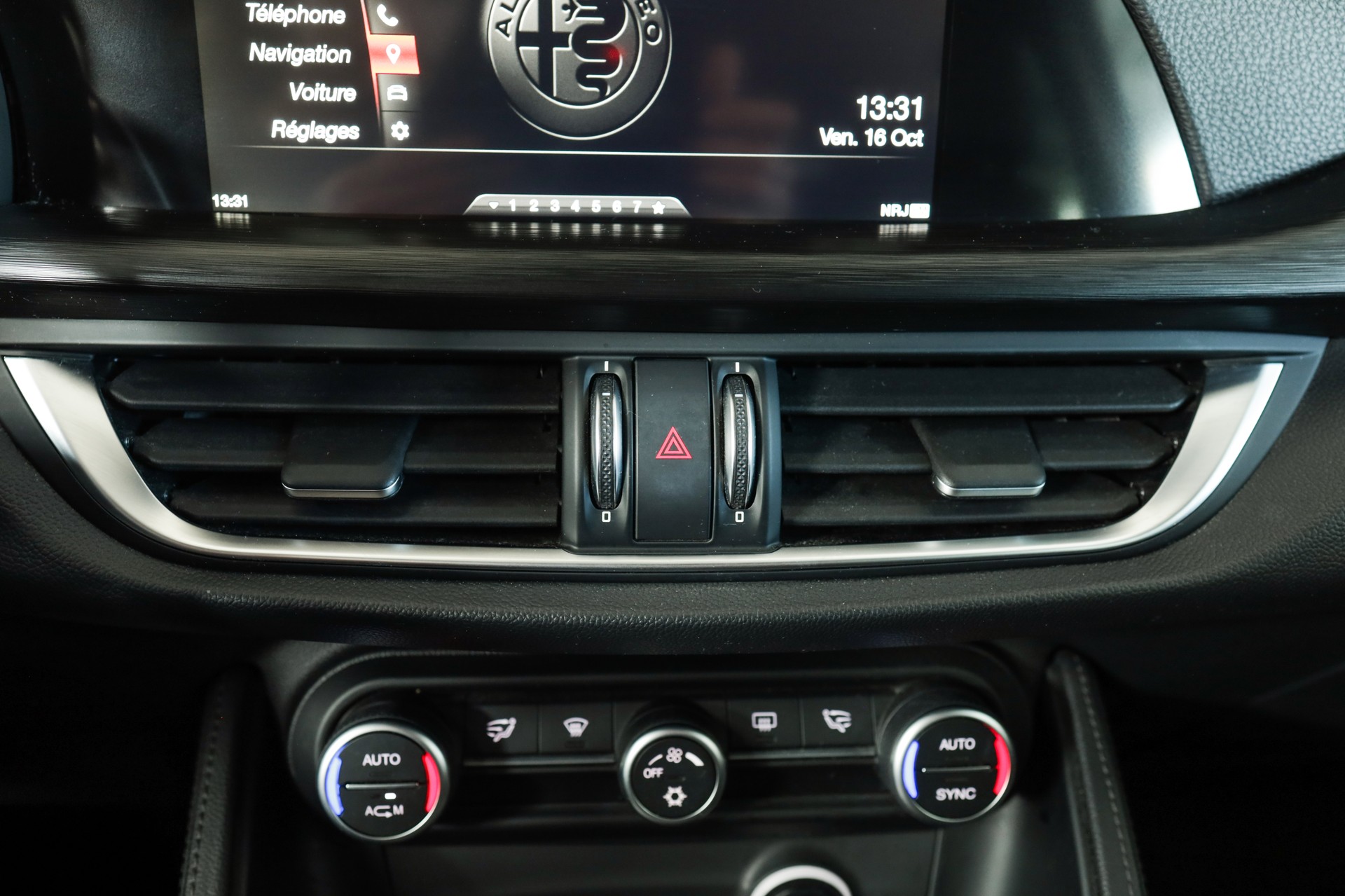 ALFA ROMEO Stelvio 2.0 Super Q4 Automatic Gris Vesuvio / Pack Driver Plus / Sièges électriques-image-21