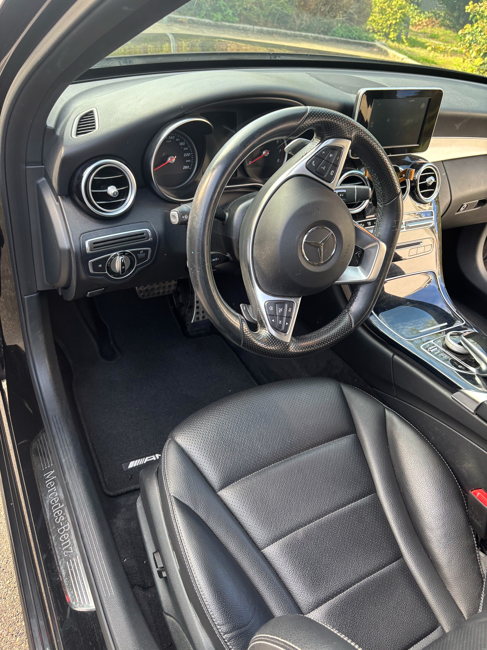MERCEDES-BENZ C 250 AMG Line 7G-Tronic-image-2
