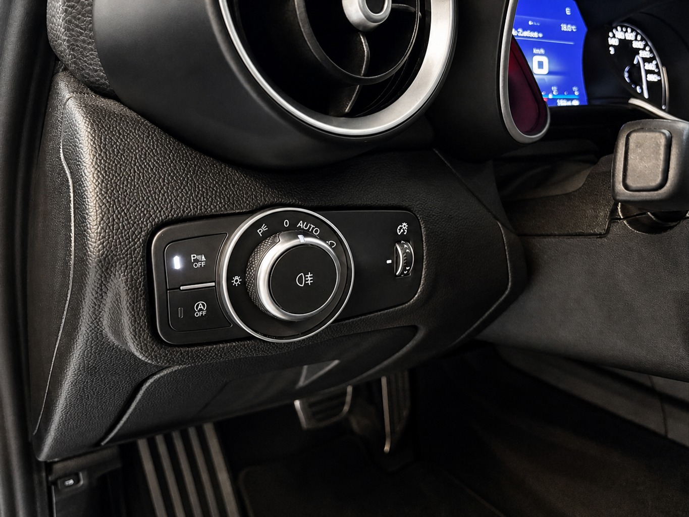 ALFA ROMEO Giulia 2.0 Q4 Veloce-image-17