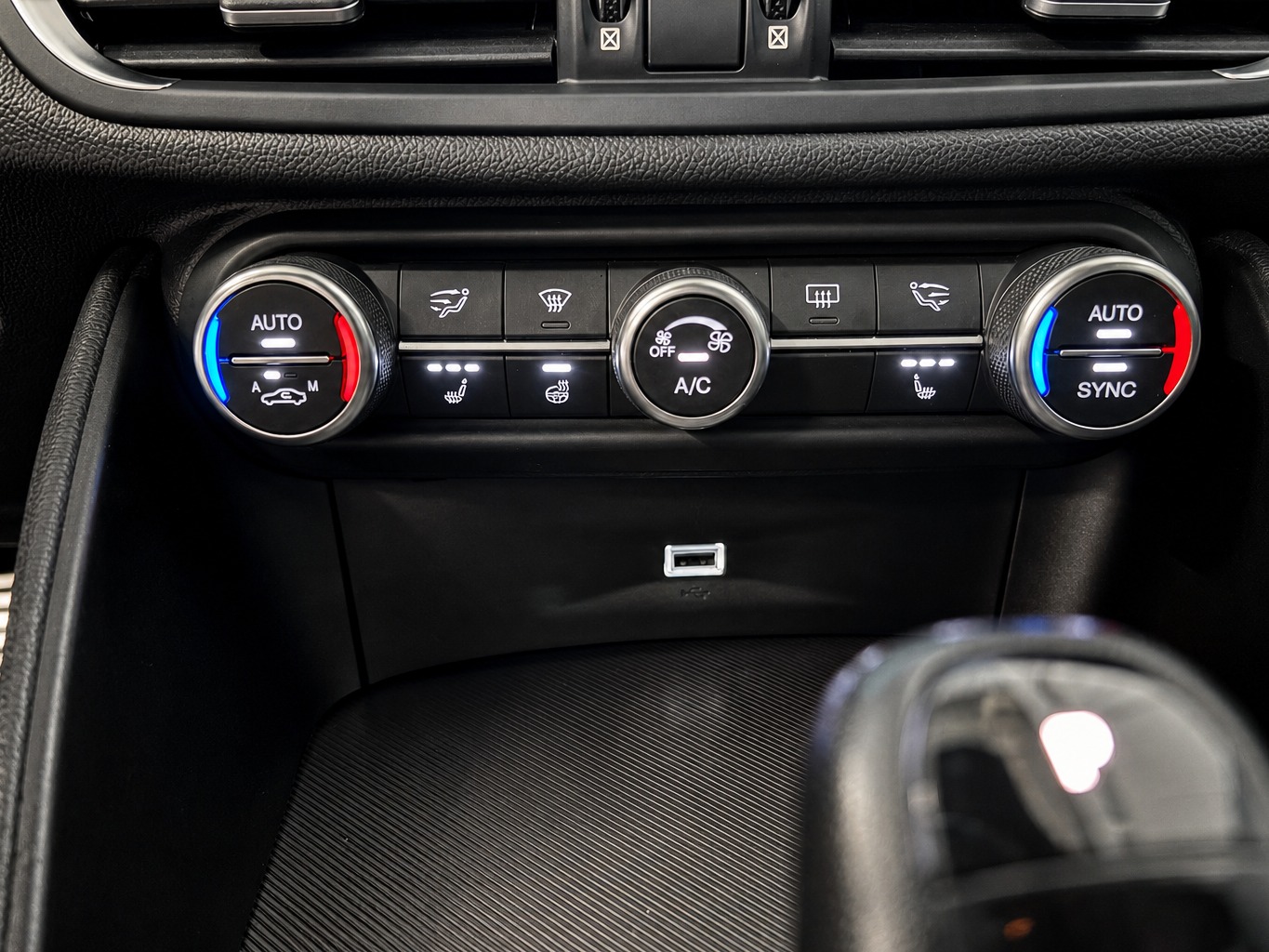 ALFA ROMEO Giulia 2.0 Q4 Veloce-image-25