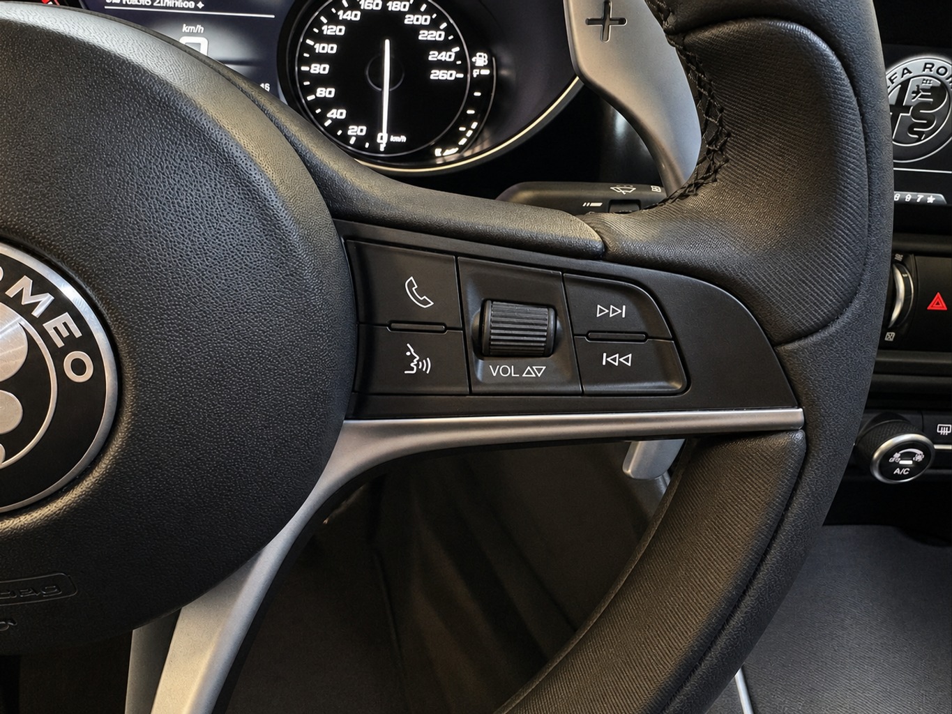 ALFA ROMEO Giulia 2.0 Q4 Veloce-image-22