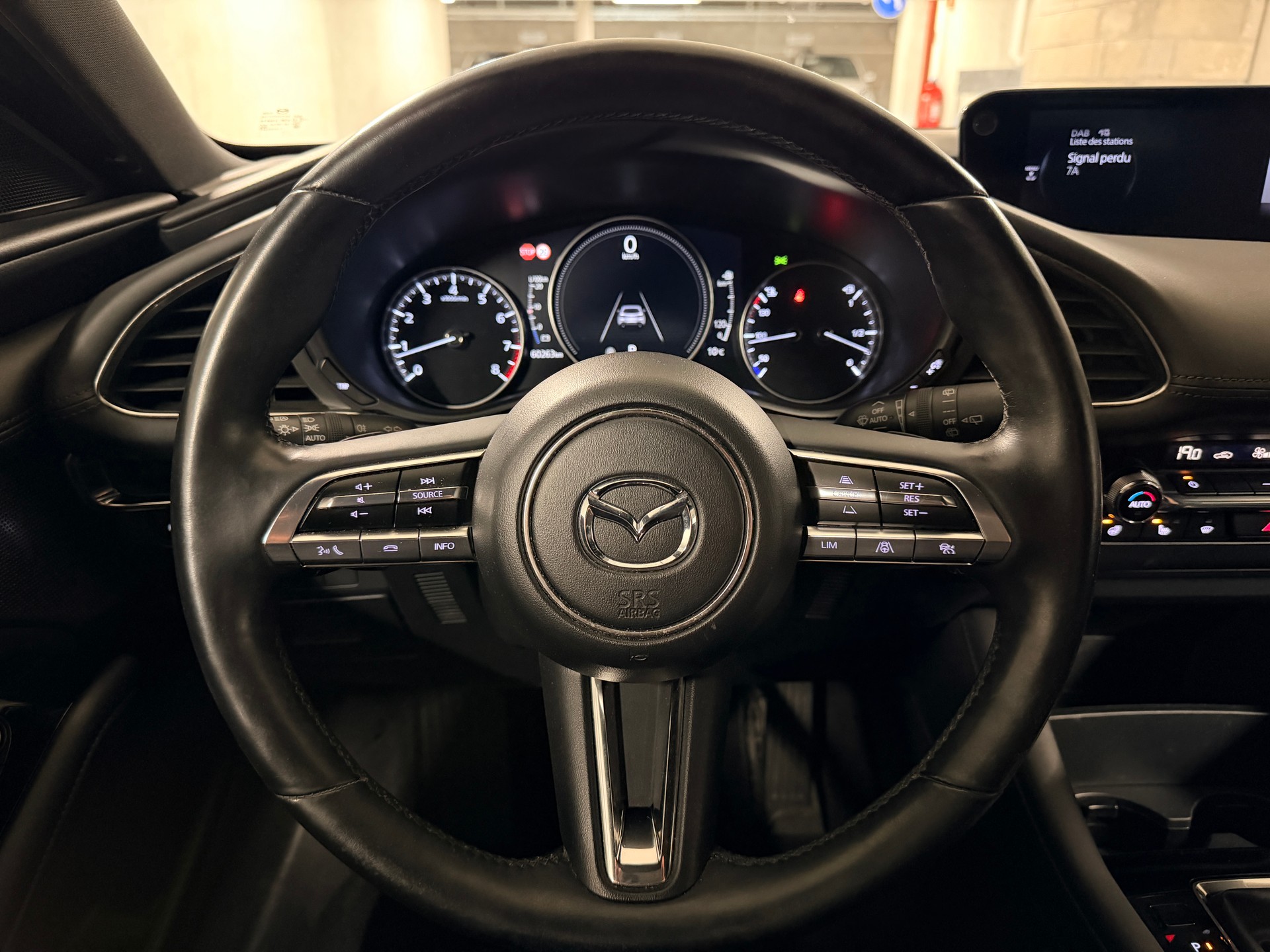 MAZDA 3 Hatchback SKYACTIV-X M Hybrid 180 Revolution AWD Automat-image-9