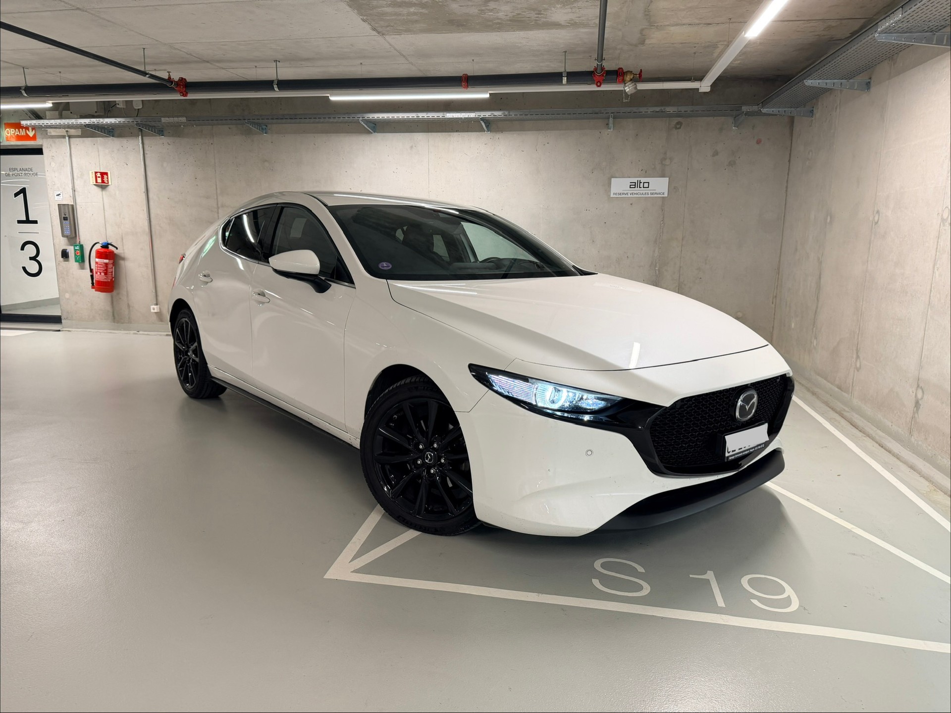 MAZDA 3 Hatchback SKYACTIV-X M Hybrid 180 Revolution AWD Automat-image-6