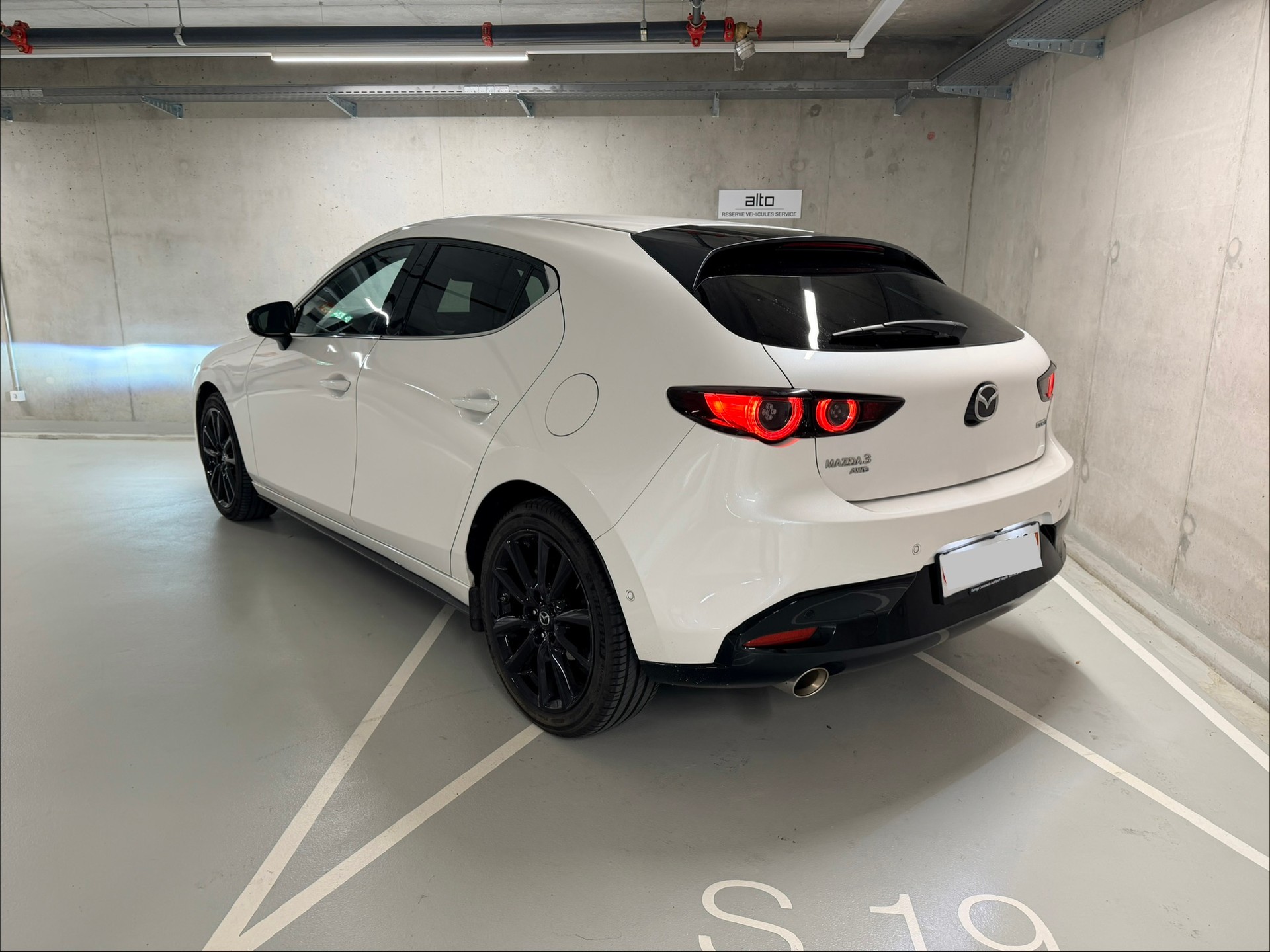 MAZDA 3 Hatchback SKYACTIV-X M Hybrid 180 Revolution AWD Automat-image-2