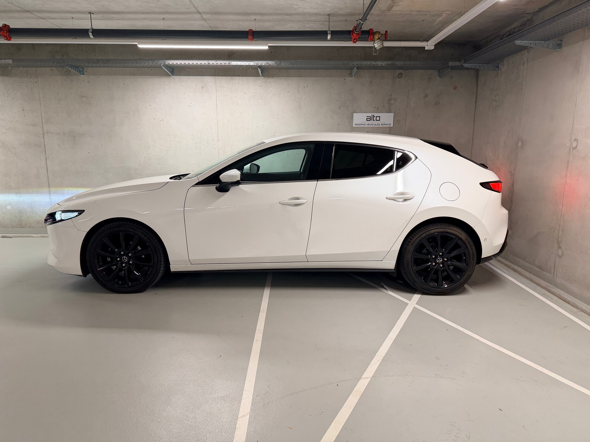 MAZDA 3 Hatchback SKYACTIV-X M Hybrid 180 Revolution AWD Automat-image-1