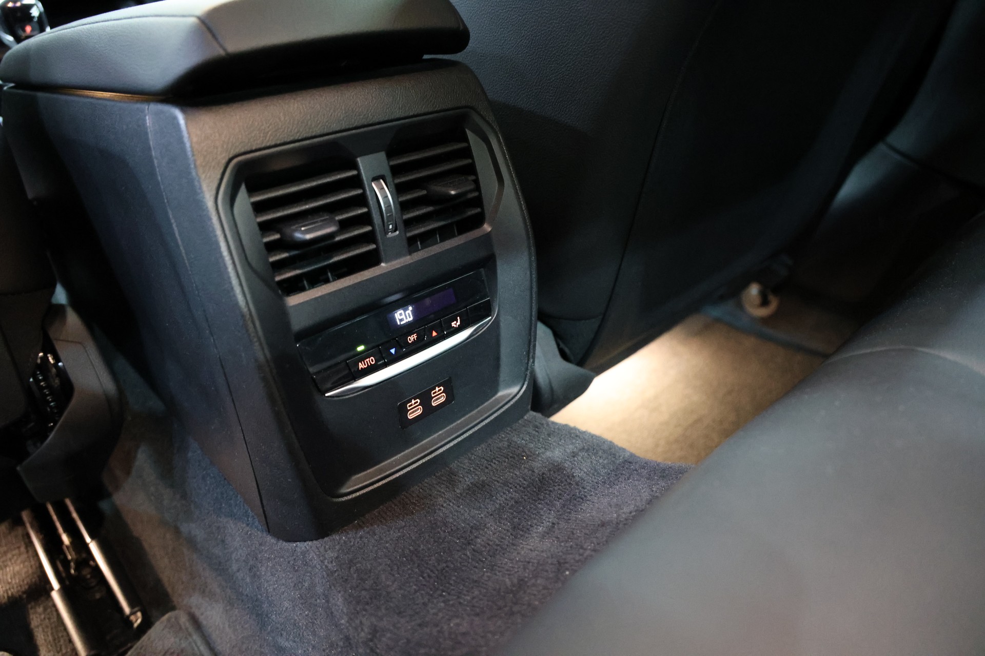 BMW 420i xDrive Coupé Steptronic G22-image-23