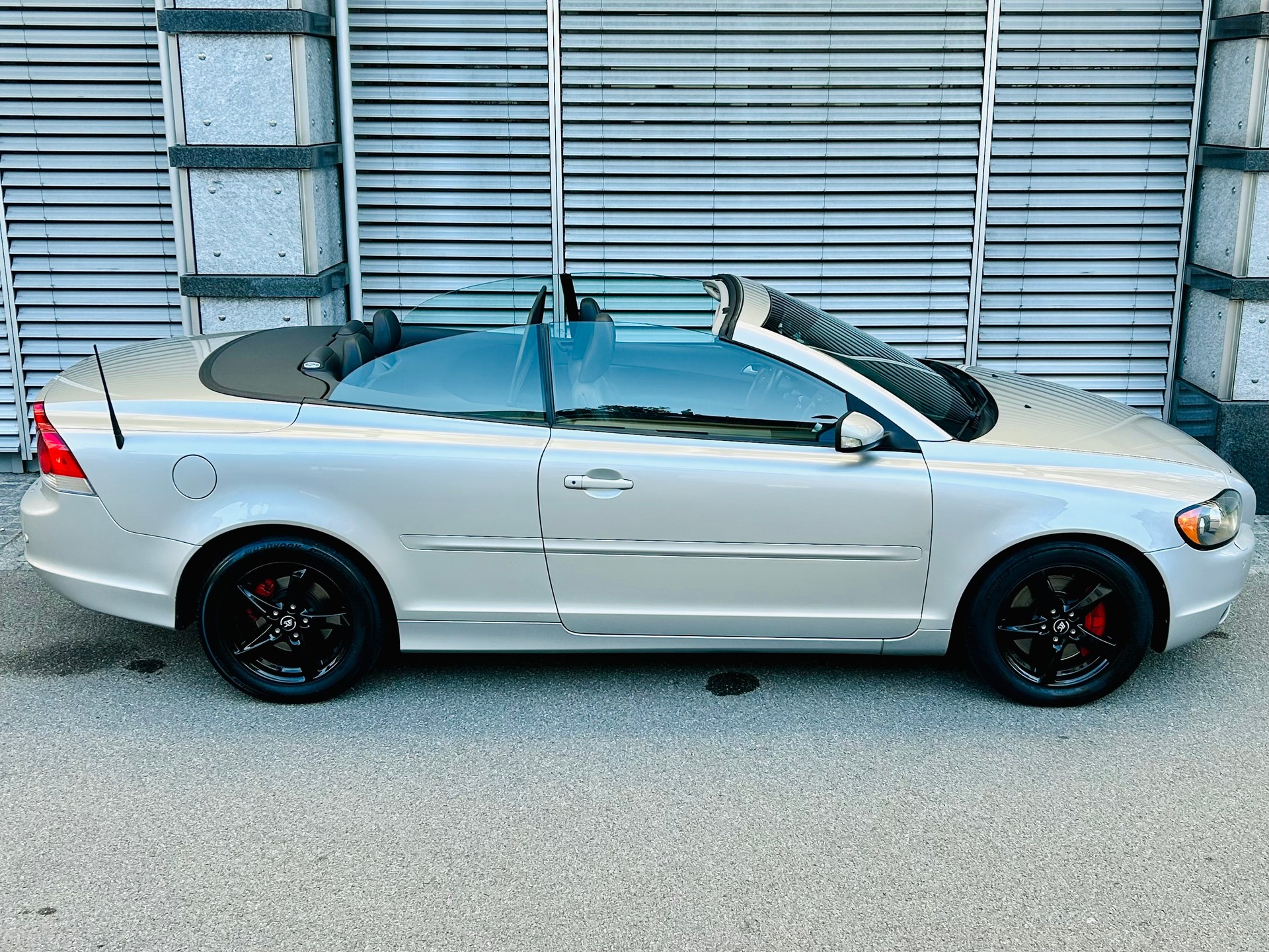 VOLVO C70 2.4i Momentum-image-15