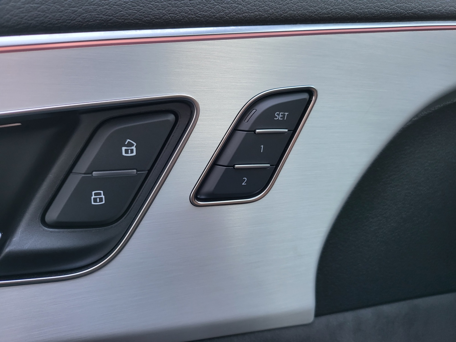 AUDI SQ8 TFSI quattro tiptronic-image-10