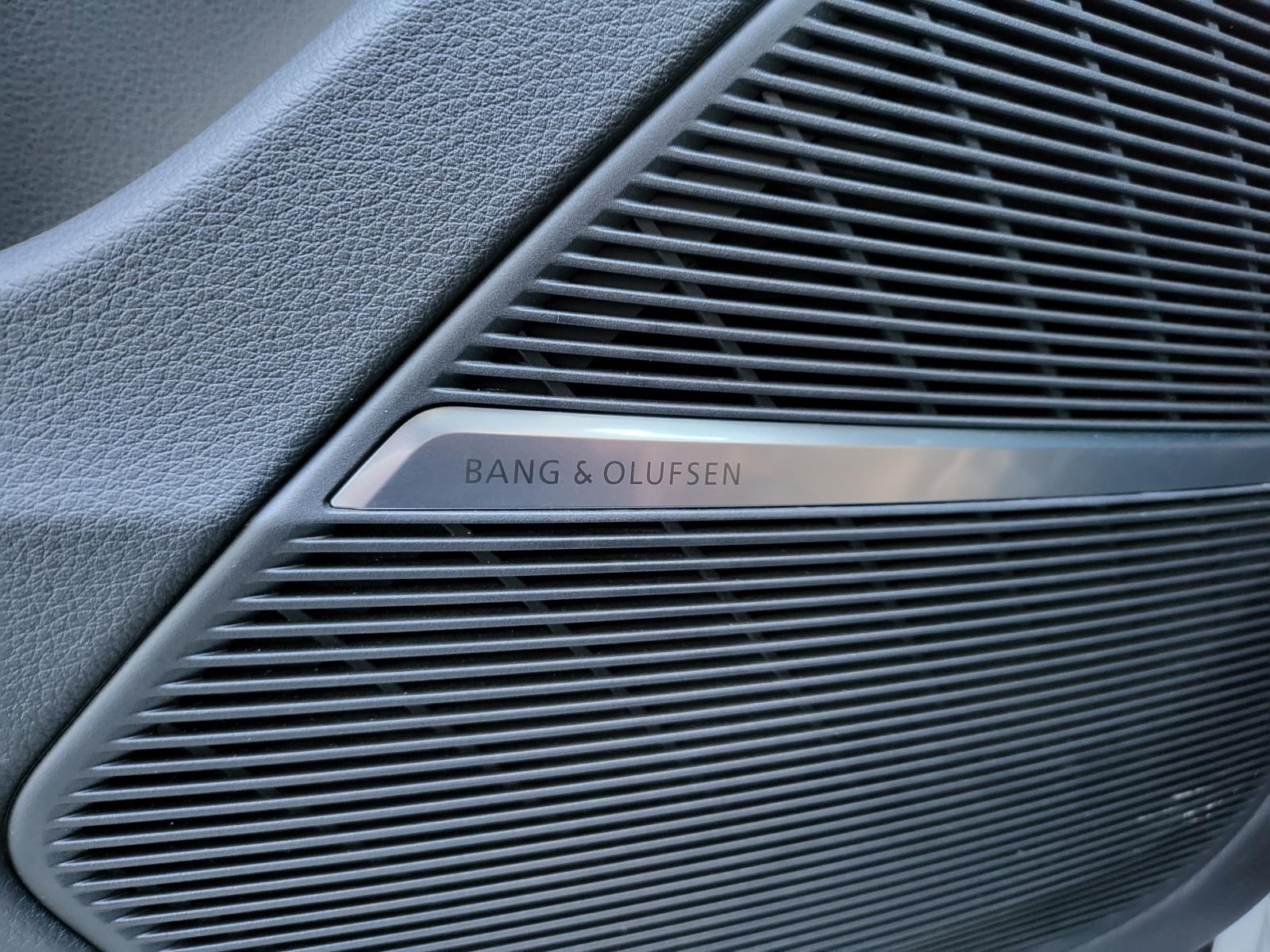 AUDI SQ8 TFSI quattro tiptronic-image-12