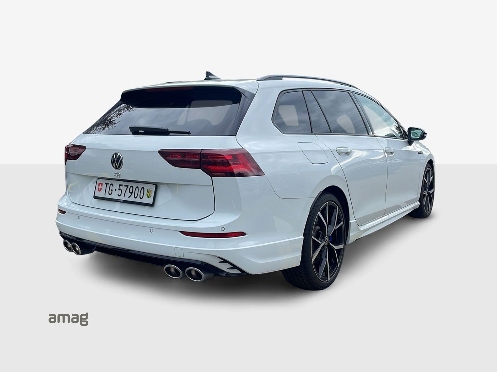 VW Golf Variant 2.0 TSI R DSG 4Motion-image-5
